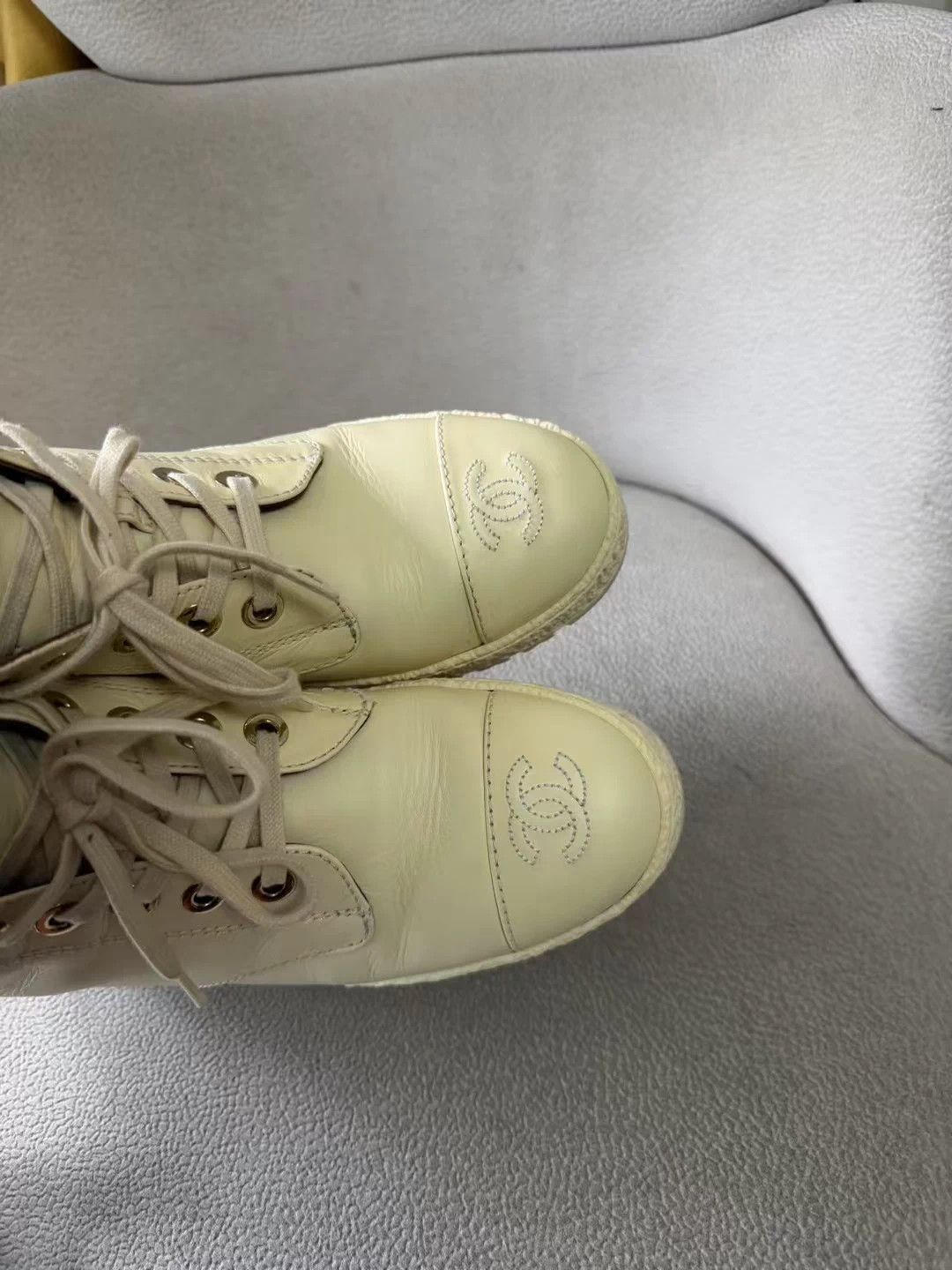 Chanel Chanel Cream CC Platform Short Boots 36 Size US 5 / IT 35 - 7 Thumbnail