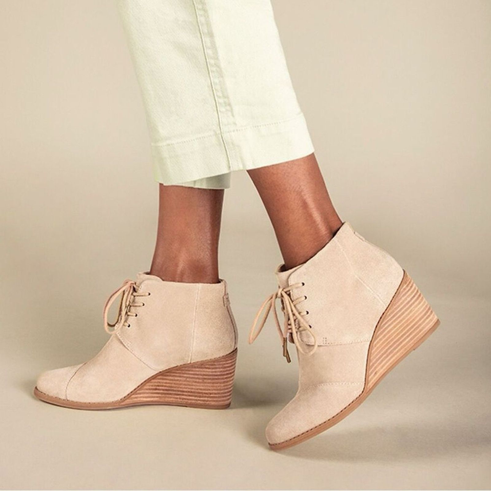 Toms Toms Hyde Suede Leather Creamy Tan Lace Up Wedge Heel Ankle Size US 8 / IT 38 - 12 Thumbnail