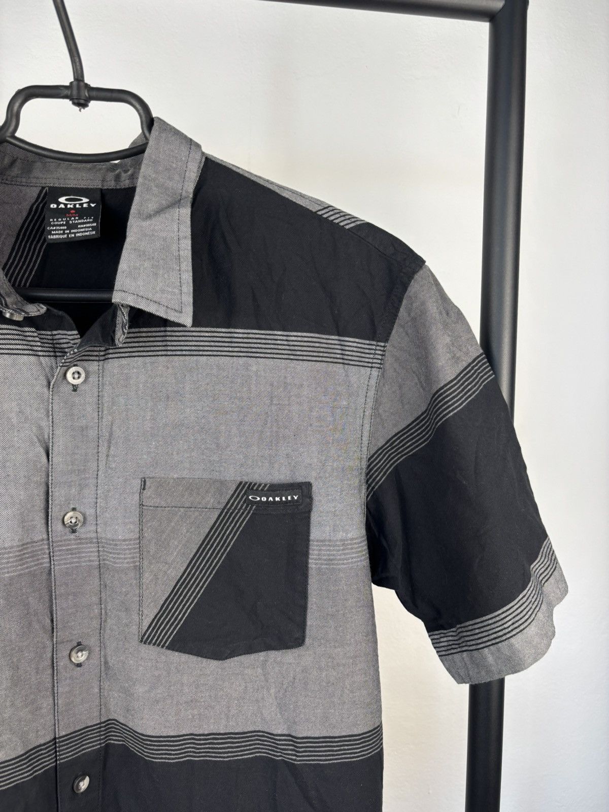 Oakley Oakley vintage shirts size M Size US M / EU 48-50 / 2 - 2 Thumbnail