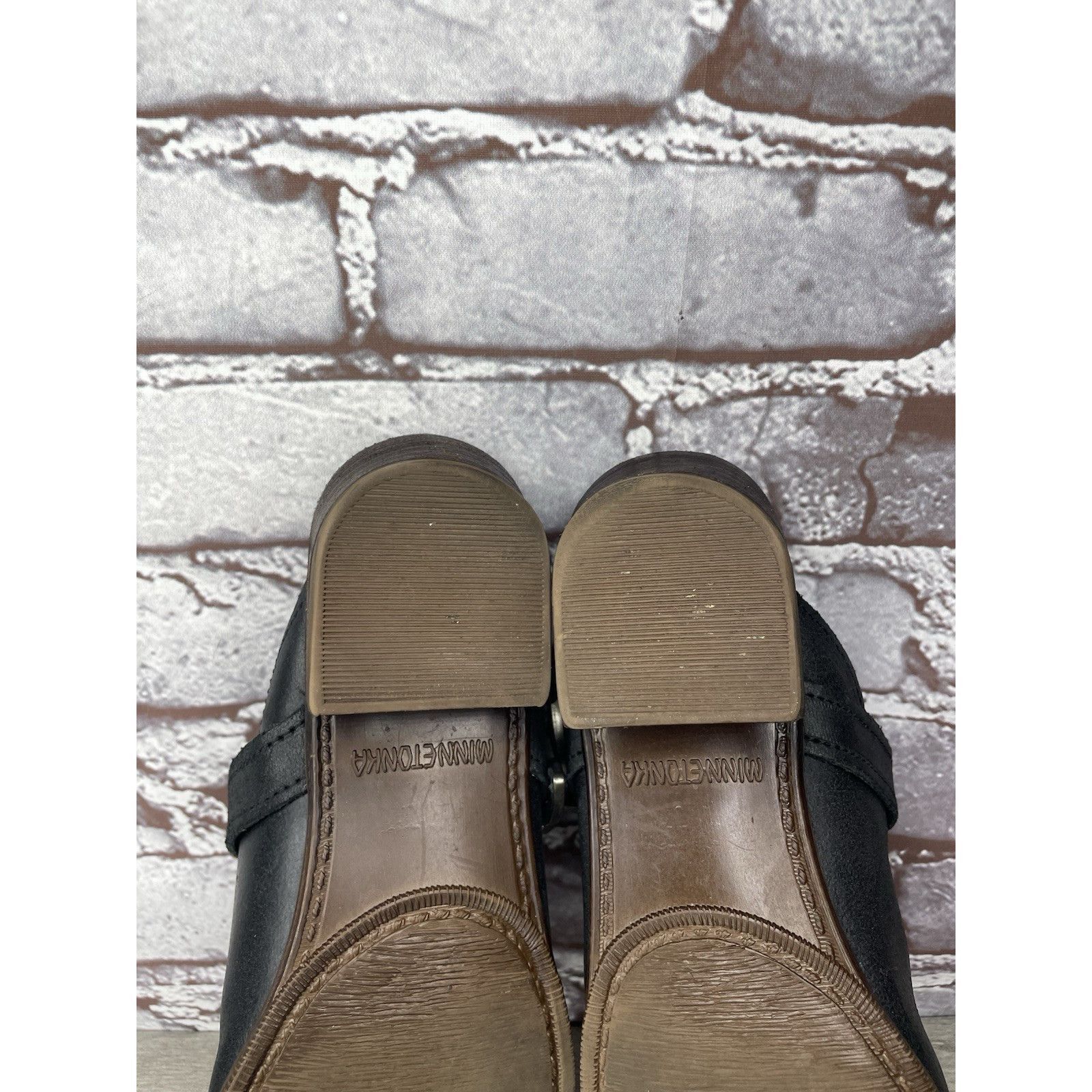 Minnetonka Minnetonka Black Leather Silver Buckle Billie Mules Shoes Wo Size US 7.5 / IT 37.5 - 20 Thumbnail