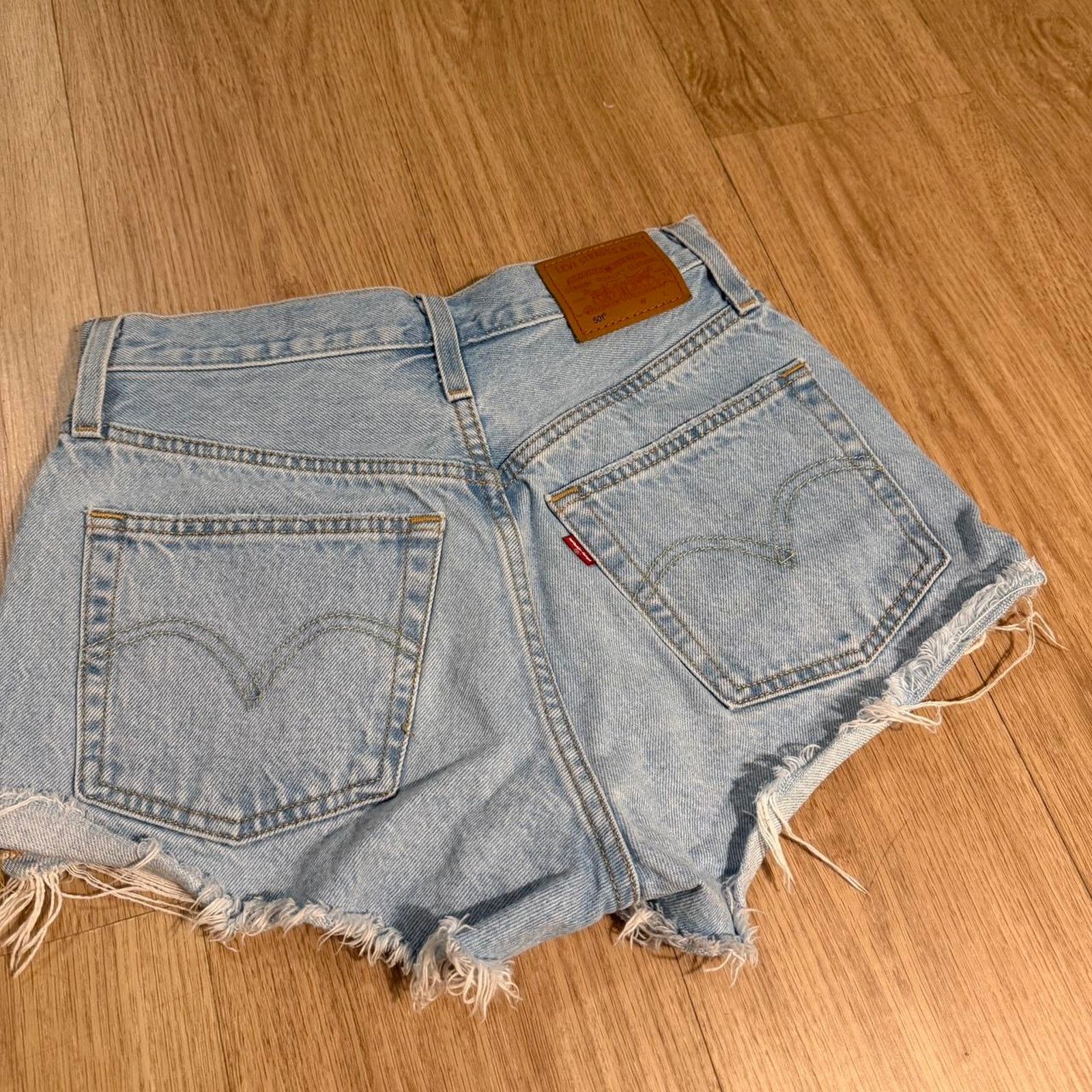 Levi's Levis 501 distressed denim shorts Size 25" / US 0 / IT 36 - 4 Thumbnail