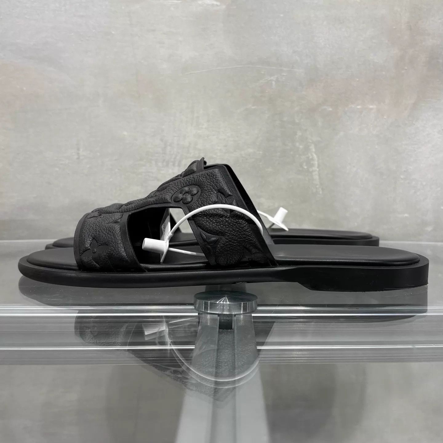 Louis Vuitton LV Oasis Black Monogram Slipper UK7/41 Size US 8 / EU 41 - 3 Thumbnail