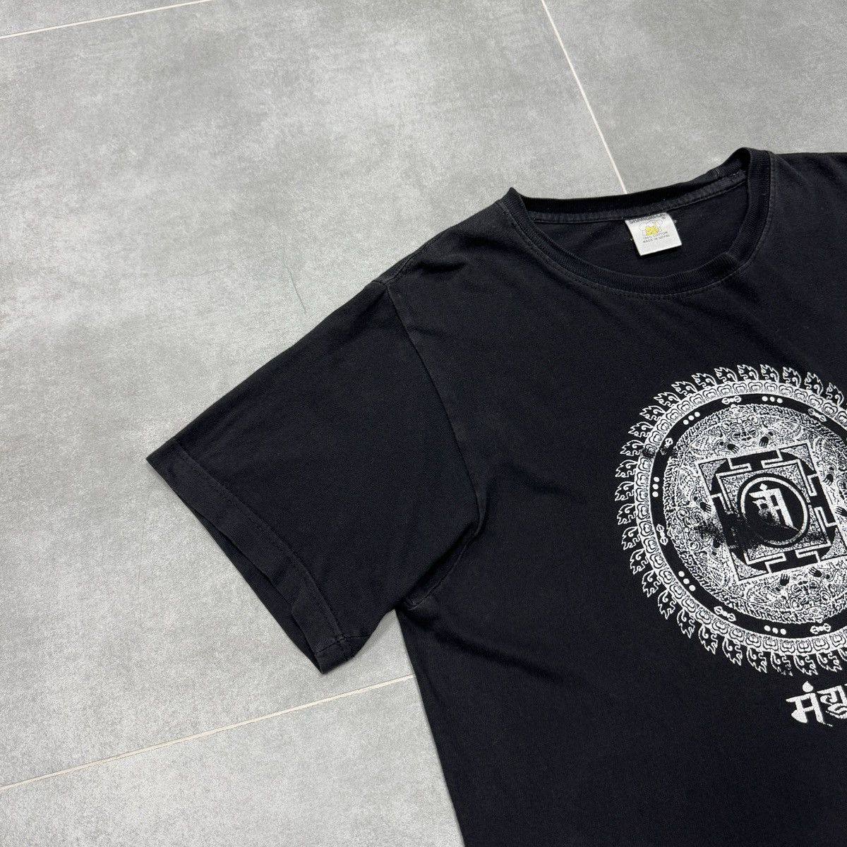 Vintage Vintage Nepal T-Shirt Size M Size US M / EU 48-50 / 2 - 3 Thumbnail