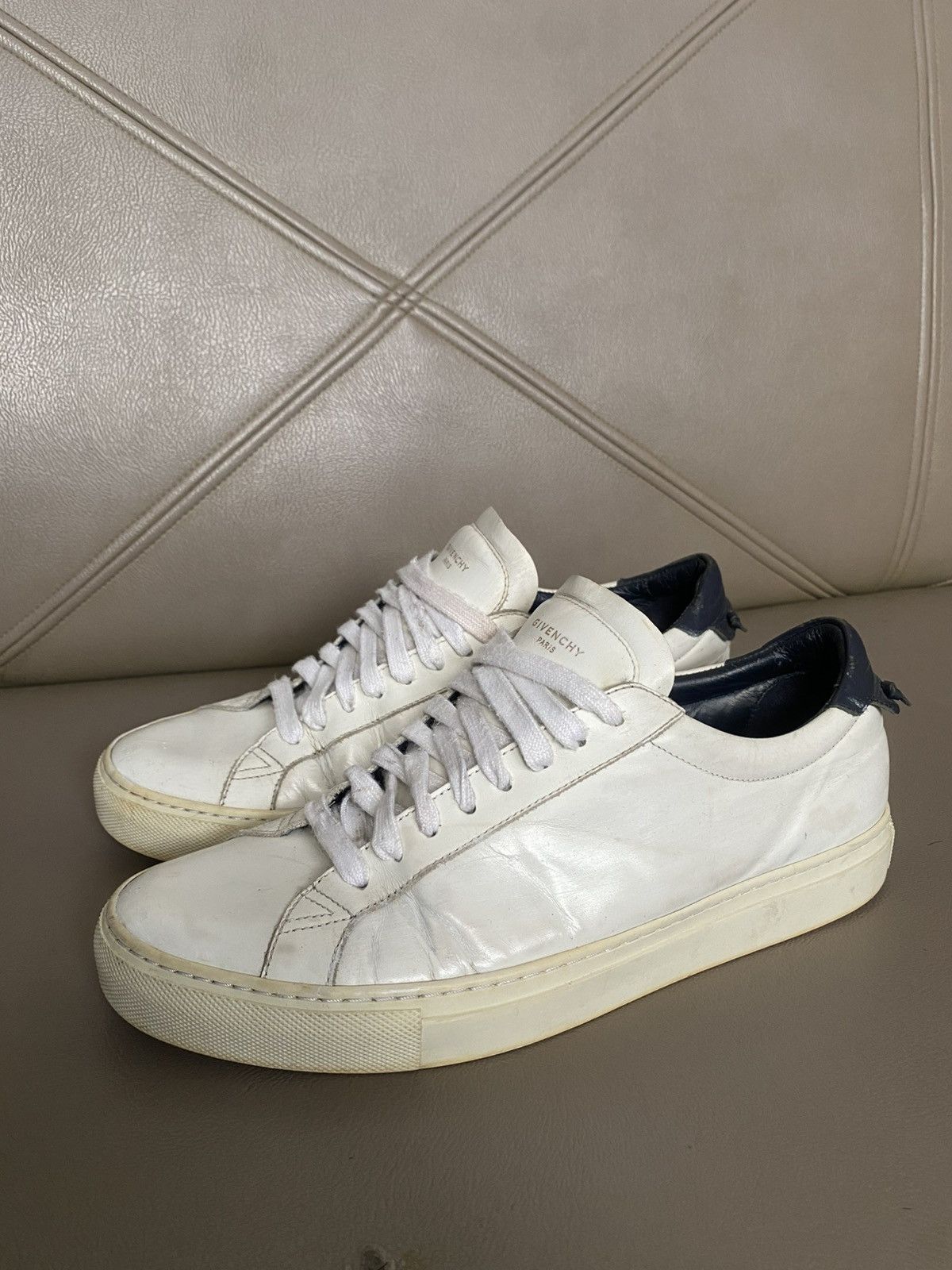 Givenchy Givenchy low top sneakers leather Size US 8.5 / EU 41-42 - 1 Thumbnail