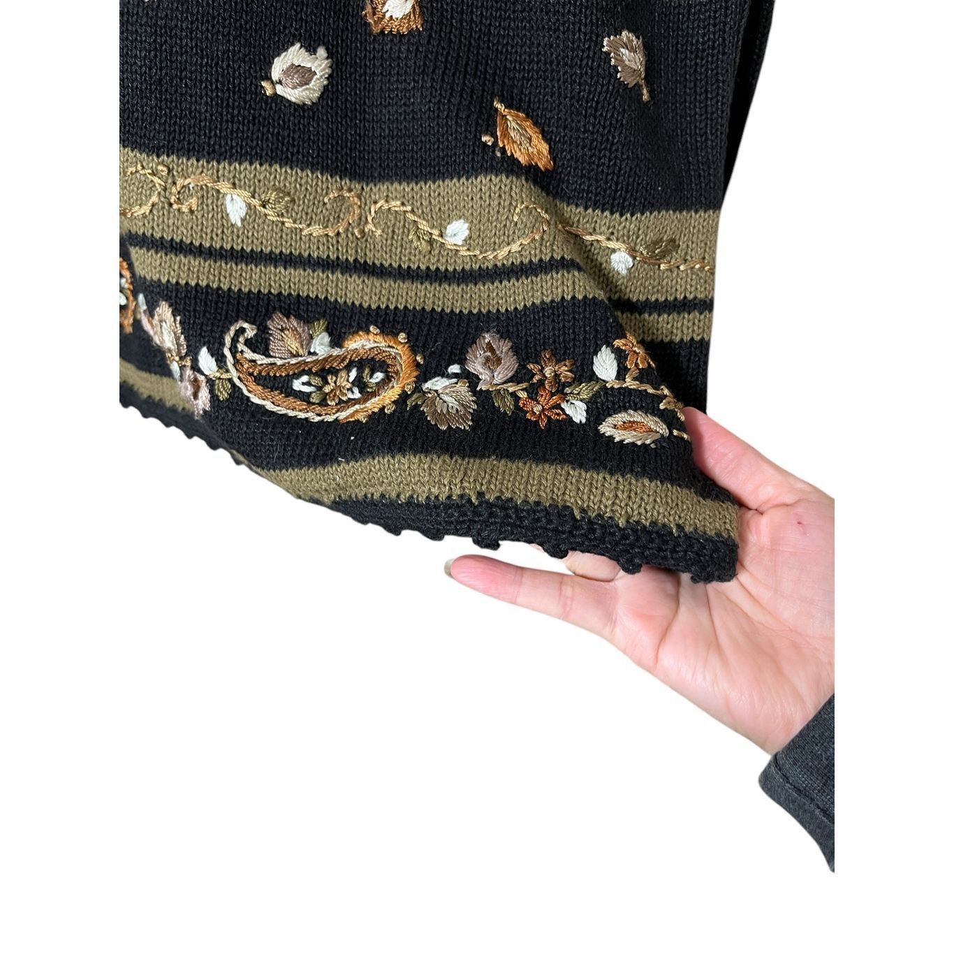 Other Vintage Jenny Black Gold Embroidered Paisley Leaf Sweater Si Size L / US 10 / IT 46 - 8 Thumbnail