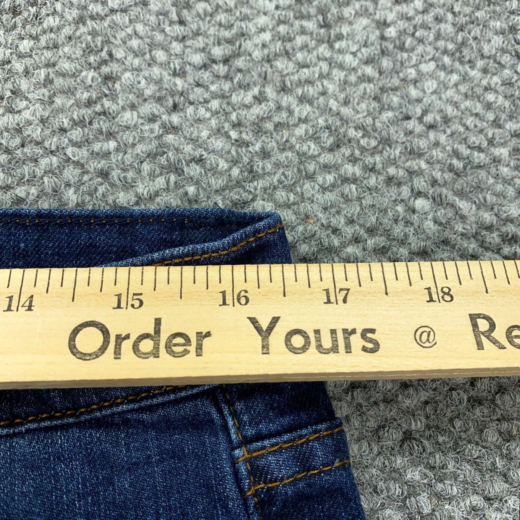Vintage MICHAEL STRAHAN Jeans Mens Blue 32x32 Straight Fit Stretch Denim 5-Pocket Medium Wash Size US 33 - 6 Thumbnail