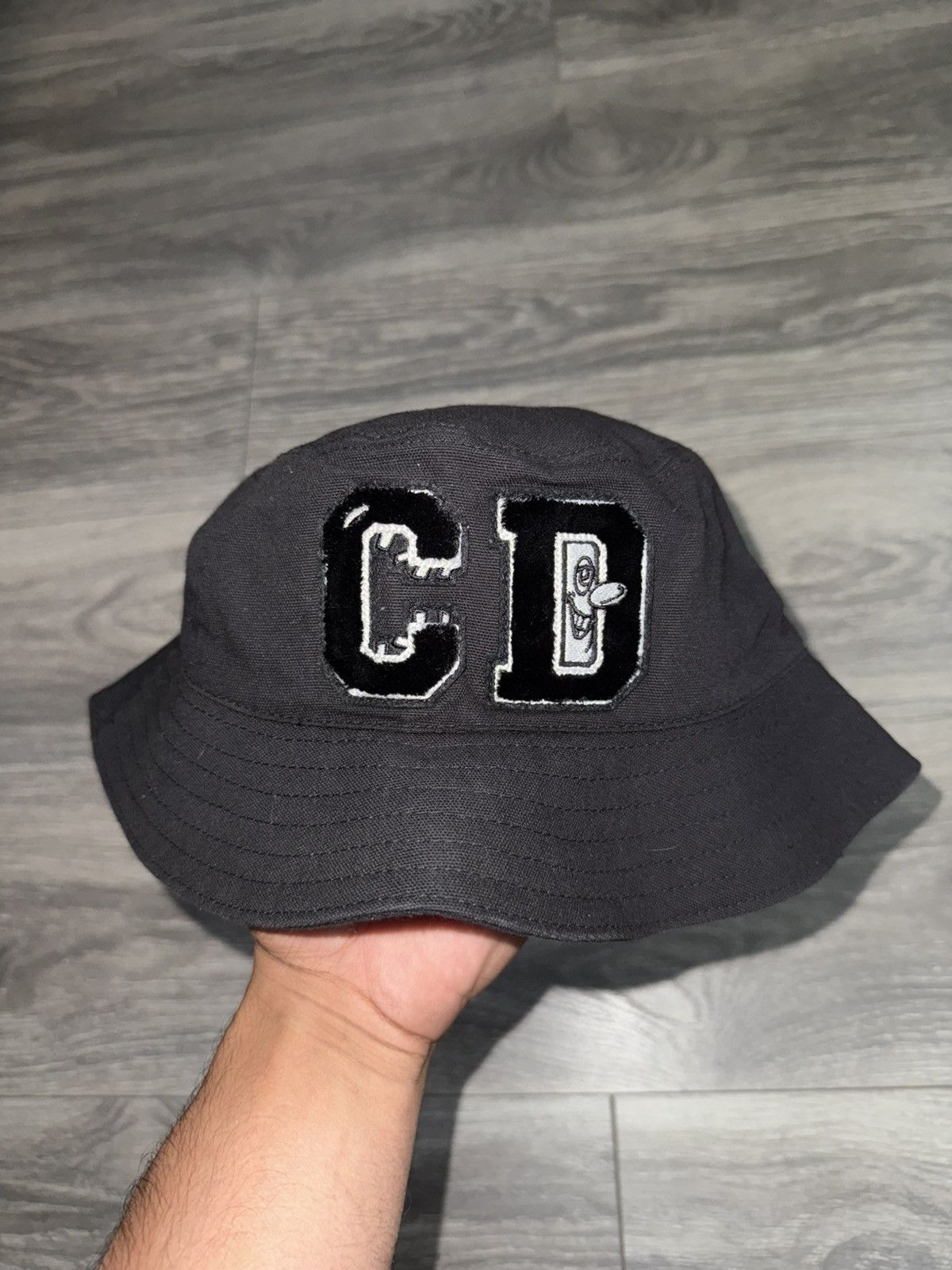 Dior Dior X Kenny Scharf Bucket Hat Size ONE SIZE - 1 Thumbnail