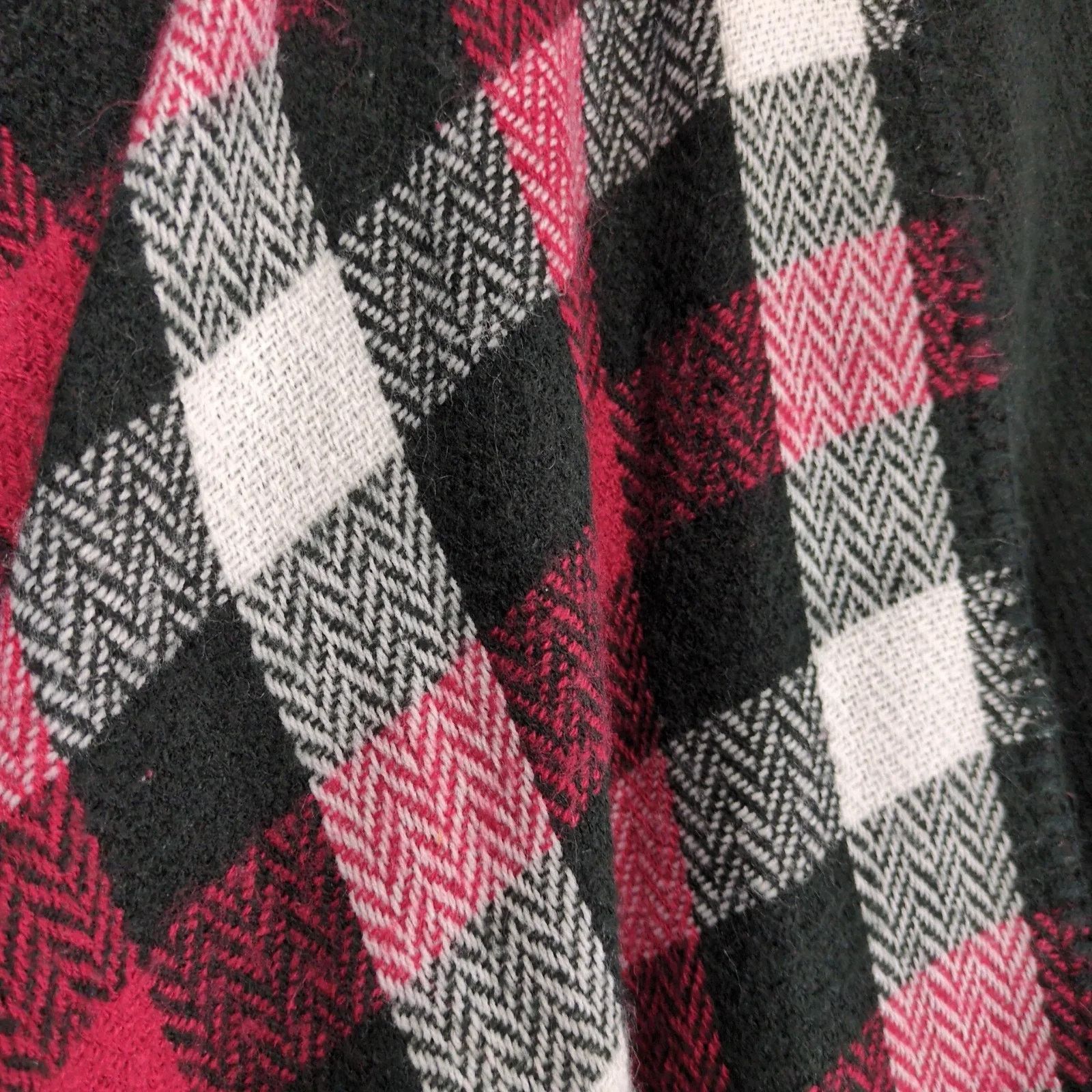 Woolrich Woolen Mills Woolrich Reversible Poncho Womens Red Plaid Black Open Front Size ONE SIZE - 8 Thumbnail