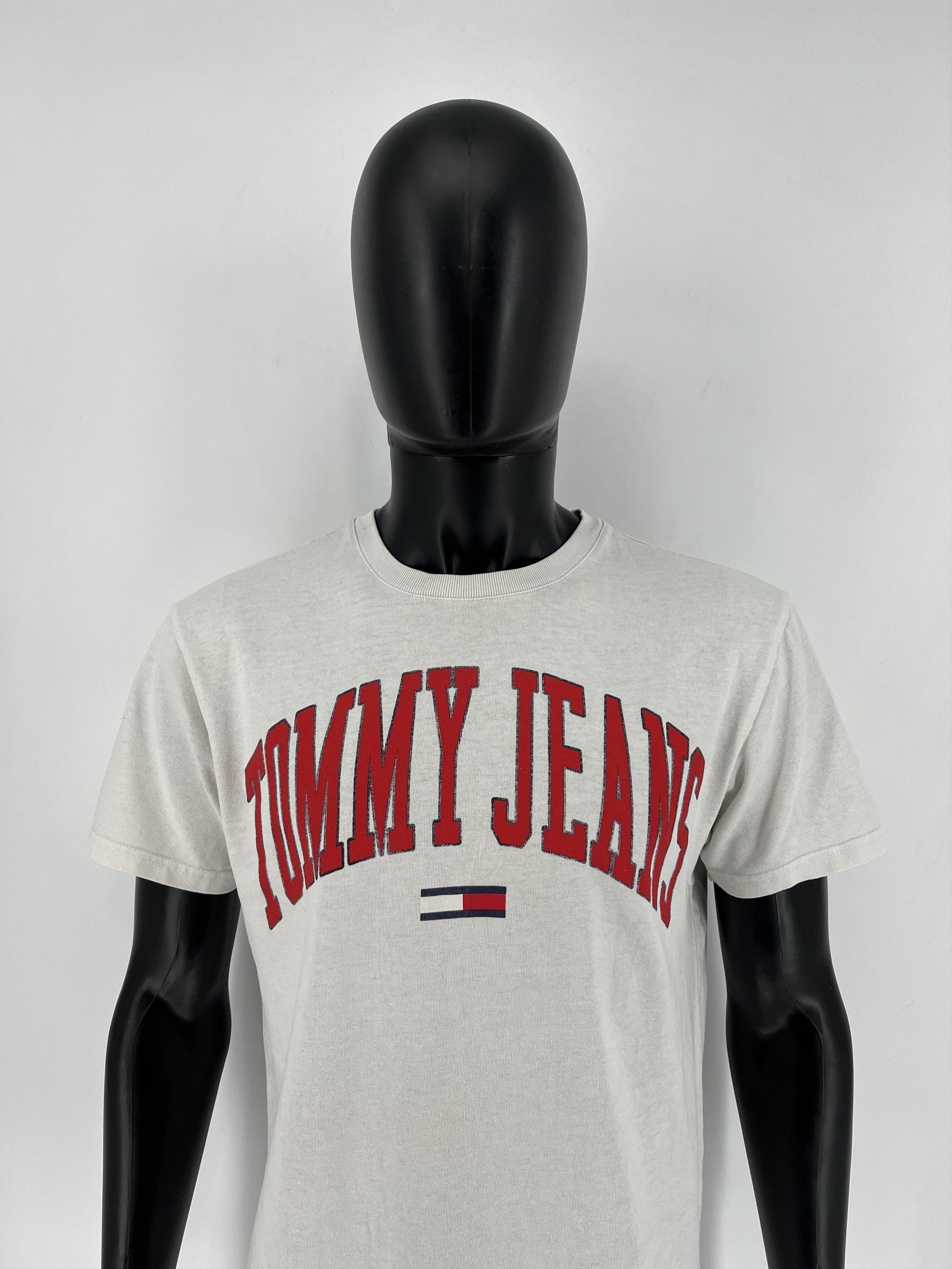 Tommy Hilfiger × Tommy Jeans × Vintage Tommy Hilfiger Flag Spell Out Tonal T-Shirt Medium Y2K Size US M / EU 48-50 / 2 - 2 Thumbnail