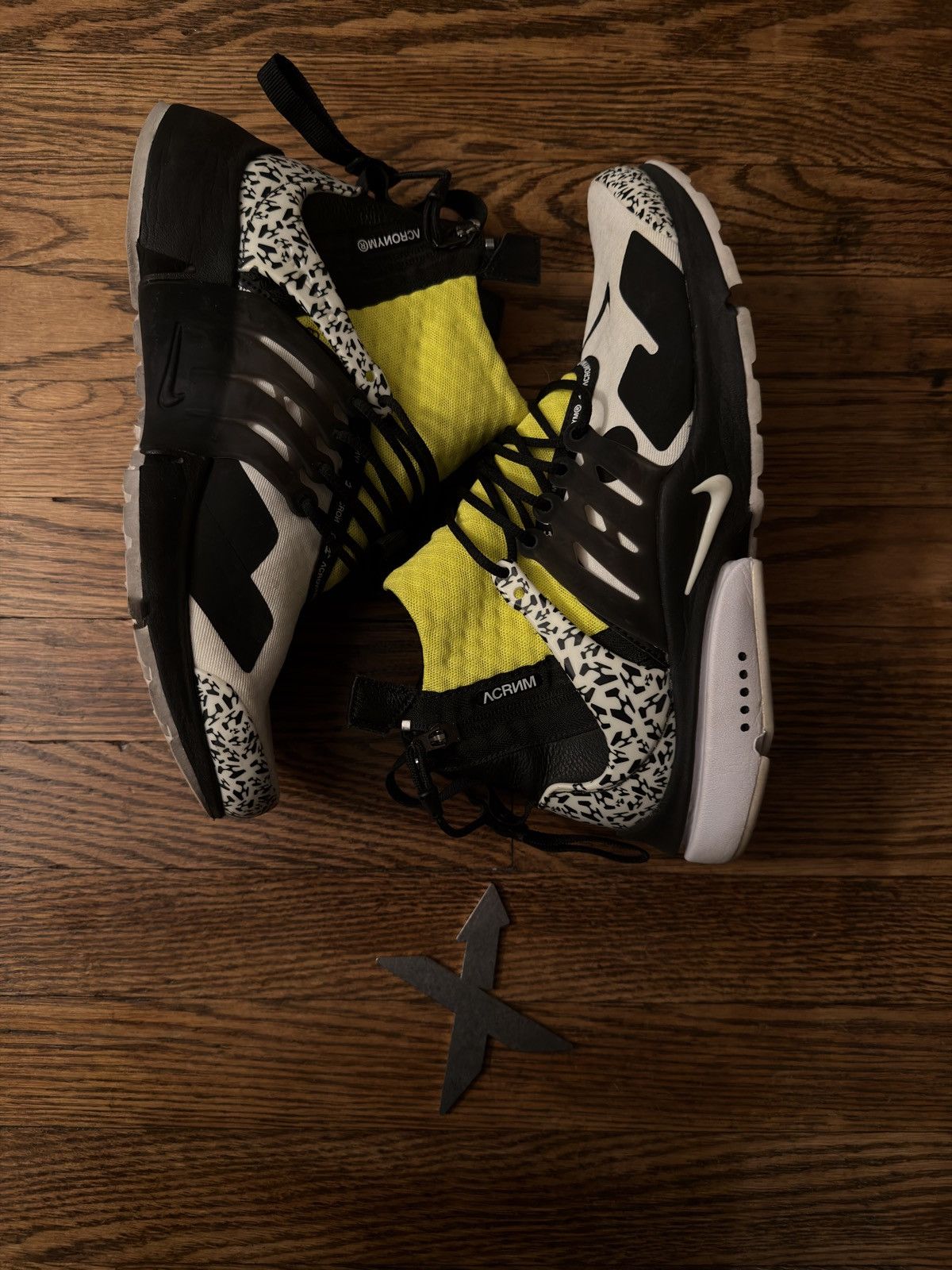 Acronym × Nike Acronym x Nike Dynamic Yellow Presto Mid Size US 9 / EU 42 - 4 Thumbnail
