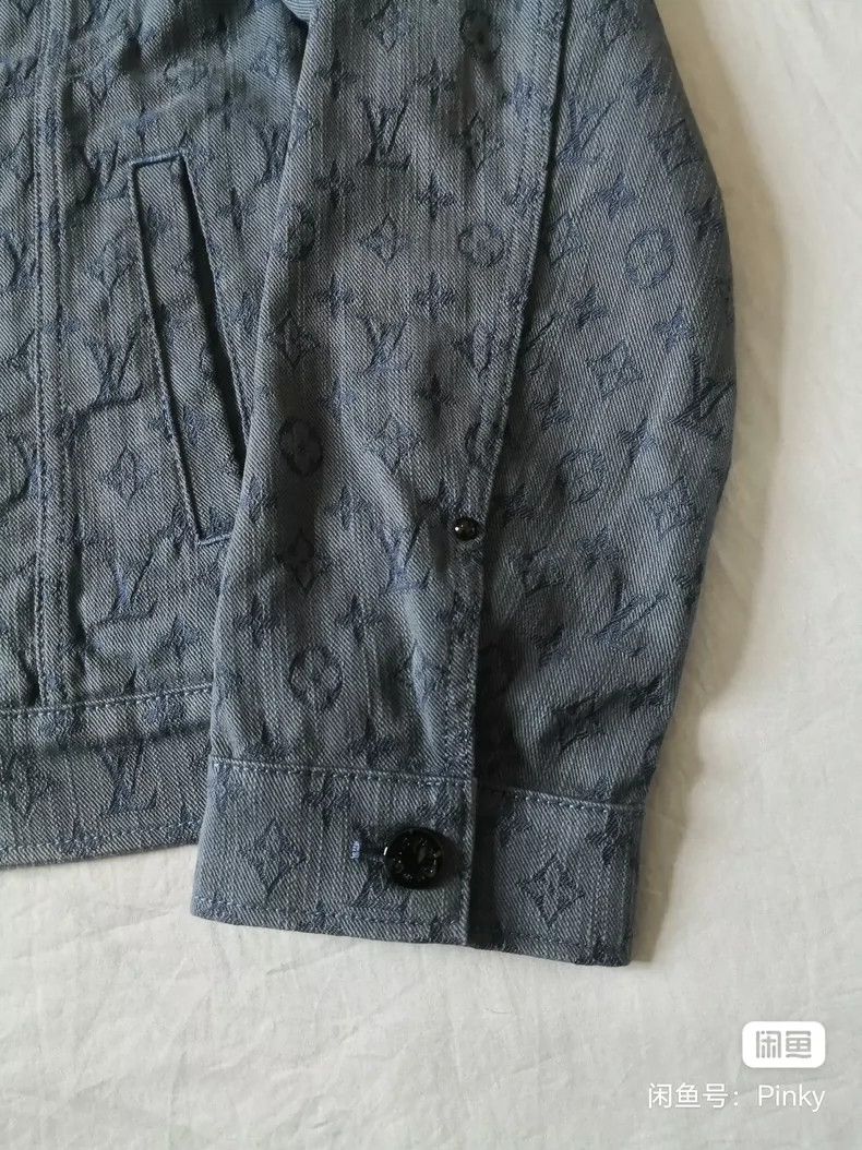 Louis Vuitton Louis Vuitton Classic denim jacket with full printed logo j Size US L / EU 52-54 / 3 - 8 Thumbnail