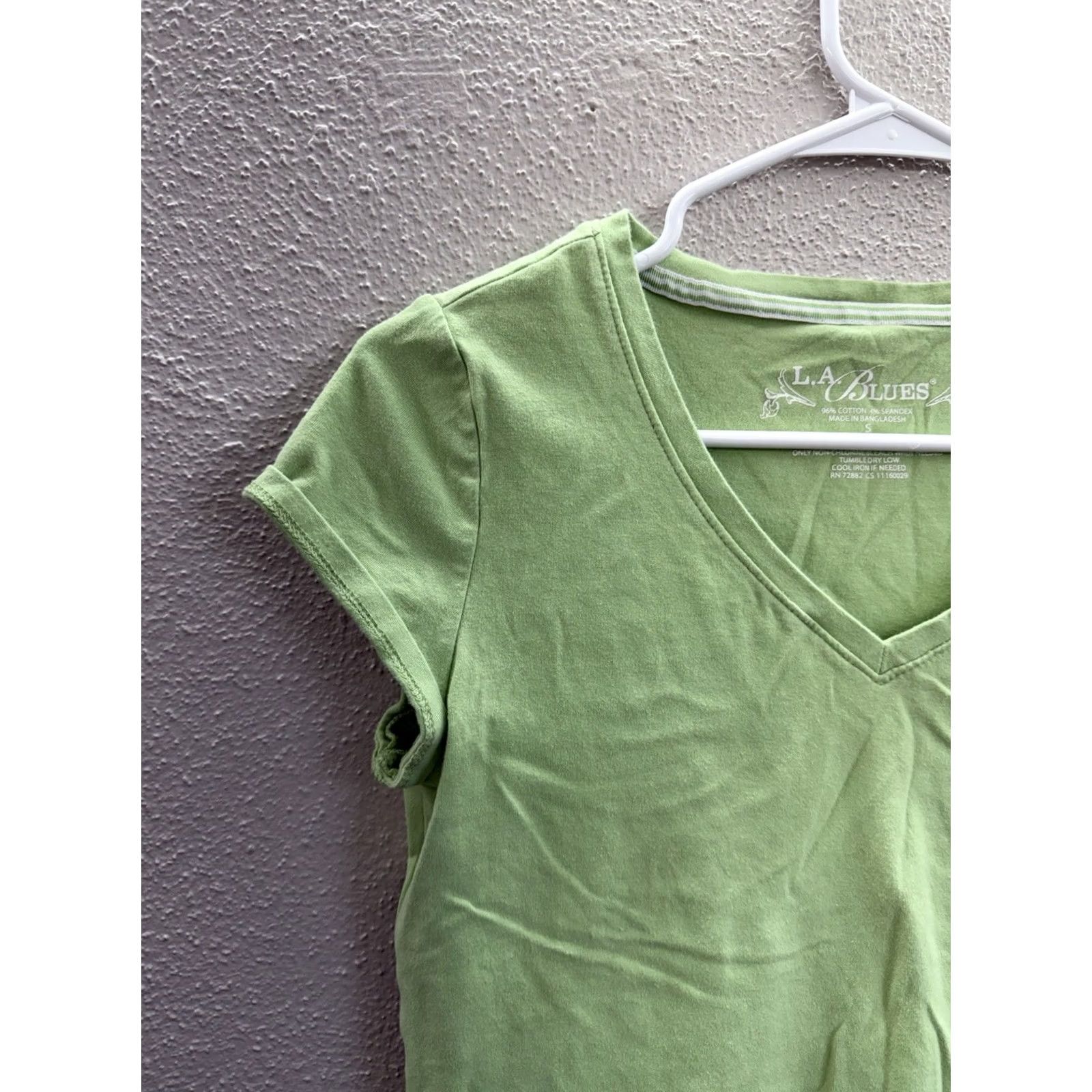 Vintage L.A Blues Womens Shirt Size Small Green Short Sleeve V-Neck 2000s Y2K Shirt Womens Small Green Short Sleeve V-Neck 2000s Y2K Size S / US 4 / IT 40 - 2 Thumbnail