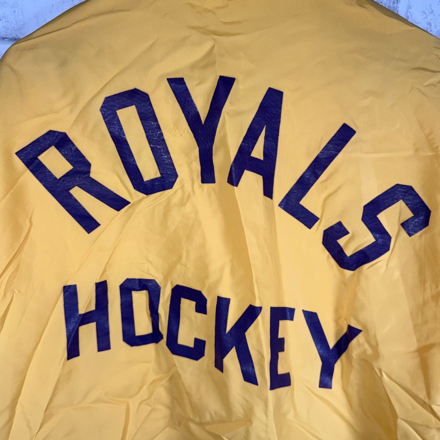 Vintage VINTAGE Unbranded Jacket Hockey Mens L Yellow Nylon VTG Size US L / EU 52-54 / 3 - 4 Thumbnail