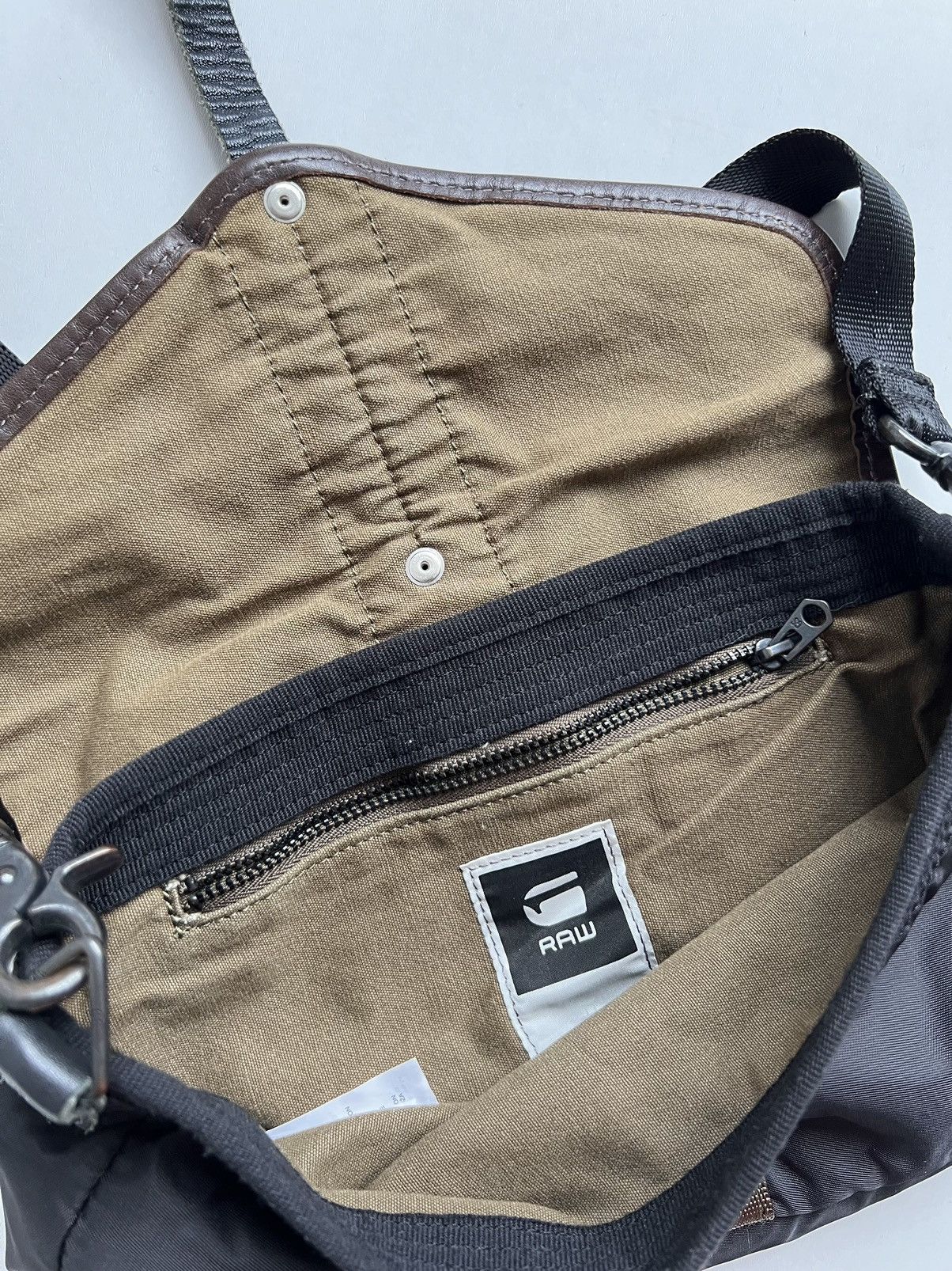 G-Star × Vintage Vintage Y2K G-Star Nylon Messenger Bag Size ONE SIZE - 9 Thumbnail