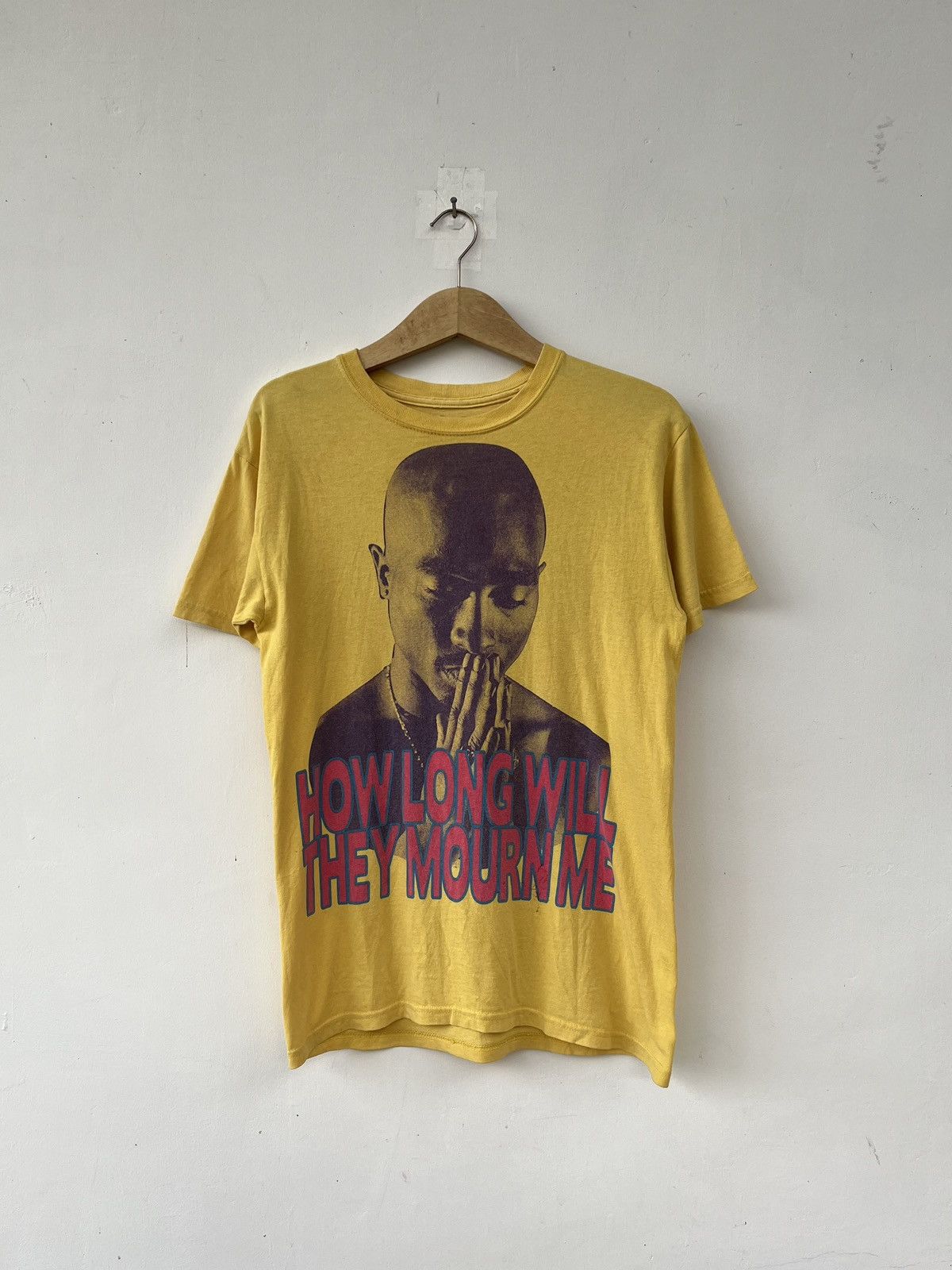 Band Tees × Rap Tees Y2K TUPAC ‘HOW LONG WILL THEY MOURN ME’ RAP TEES Size US S / EU 44-46 / 1 - 2 Thumbnail