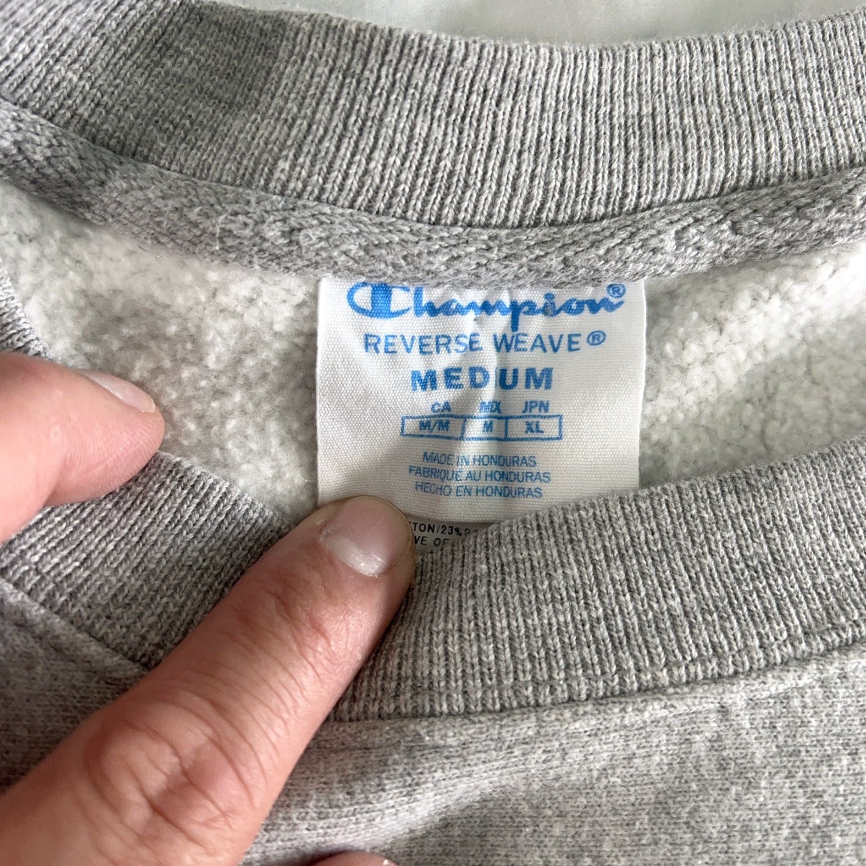 Champion VTG 90s Champion Reverse Weave Spellout Crewneck Gray Sweatshirt Men's Size M Size US M / EU 48-50 / 2 - 3 Thumbnail