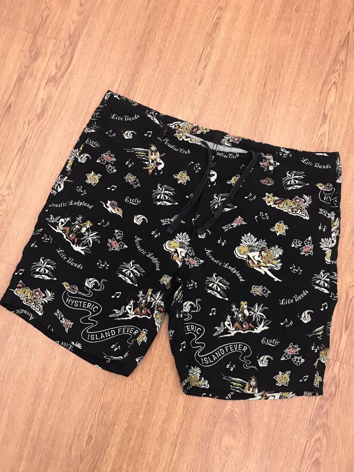 Hysteric Glamour Hysteric Glamour shorts pants Size US 36 / EU 52 - 2 Thumbnail