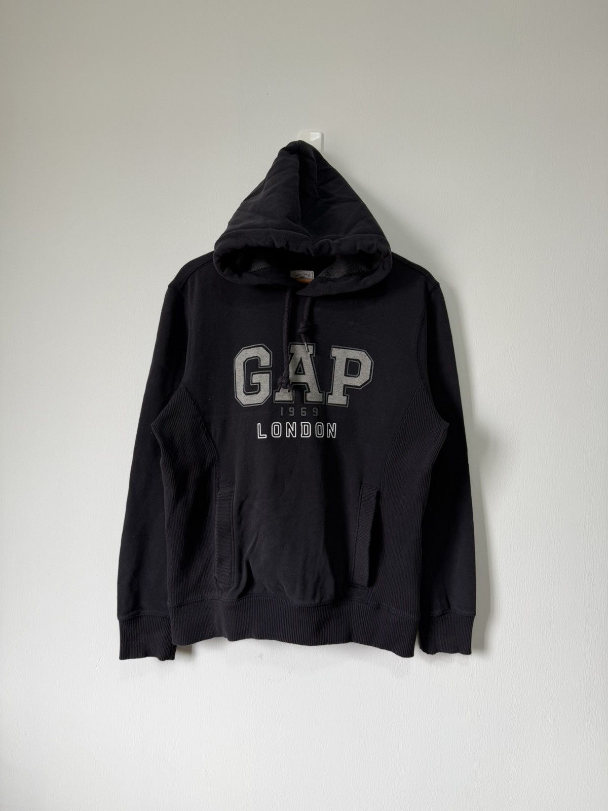 Gap Vintage Gap London Pullover Hoodie Size US M / EU 48-50 / 2 - 1 Thumbnail