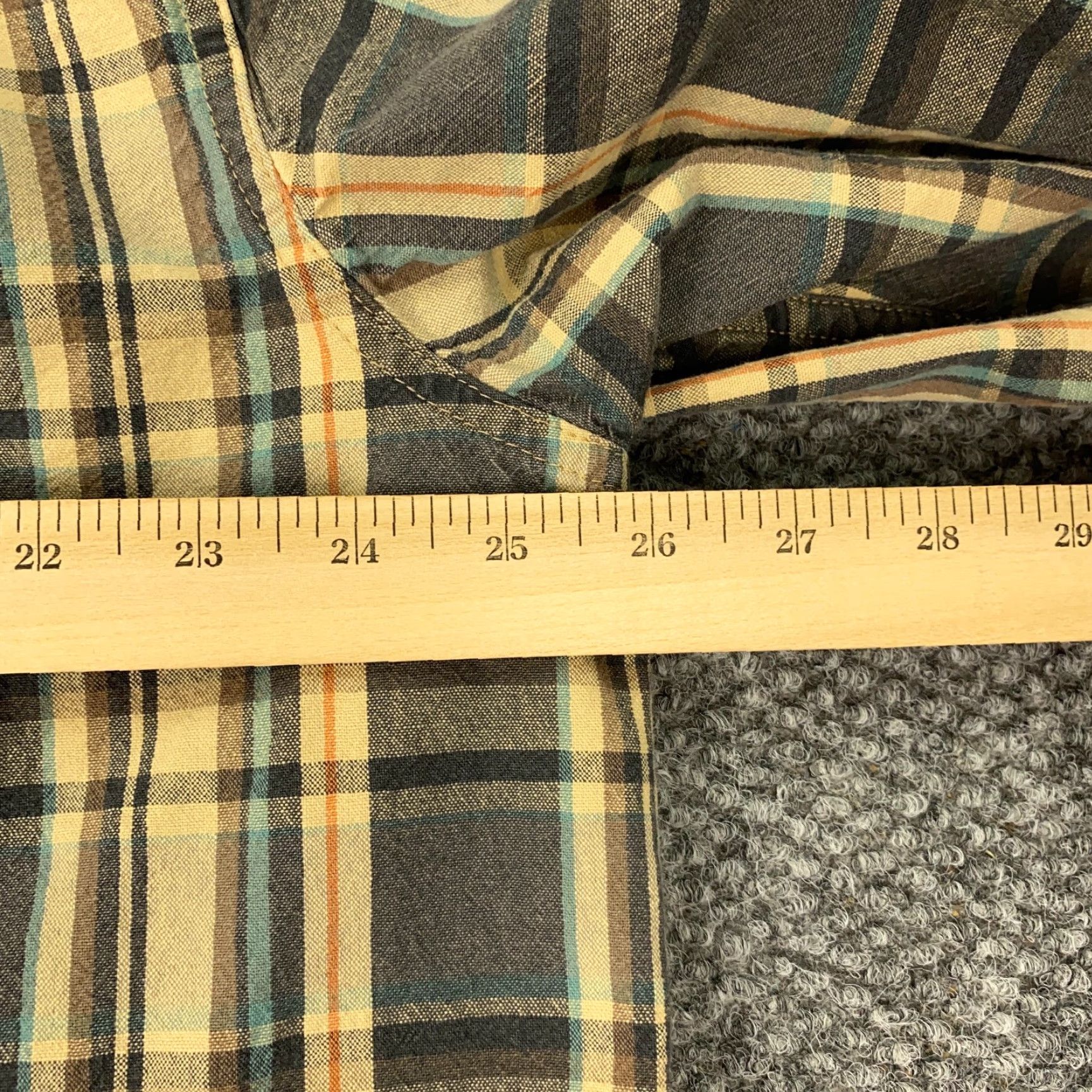 Vintage VINTAGE L.L.Bean Shirt Men XL Beige Plaid Heavyweight Button-Up Long Sleeve Classic Fit Size US XL / EU 56 / 4 - 7 Thumbnail