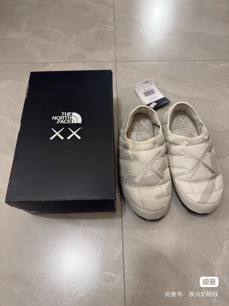 Kaws × The North Face KAWS x THE NORTH FACE Thermoball Traction shoes sneaker s Size US 9 / EU 42 - 1 Thumbnail