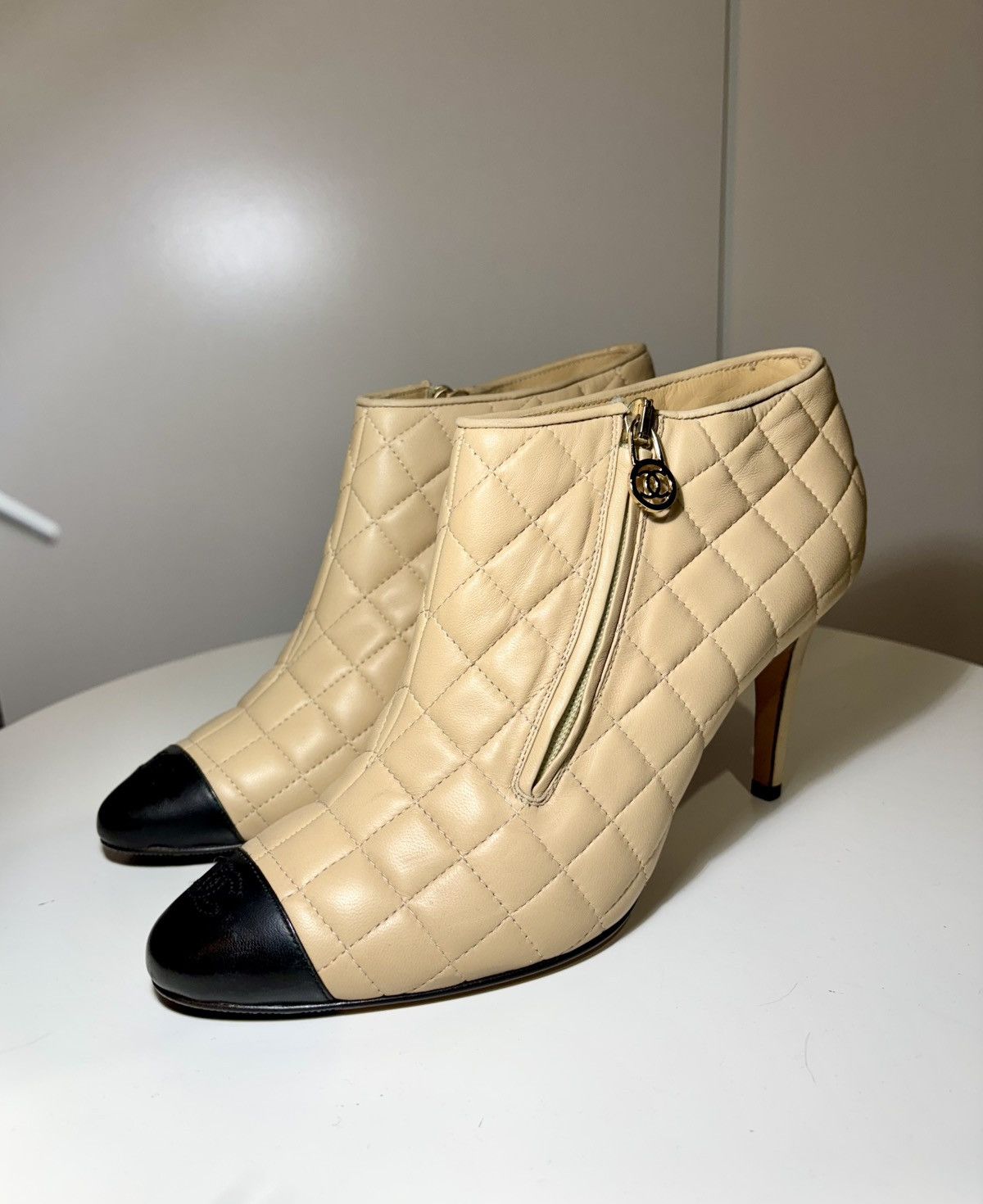 Chanel Chanel Beige Leather Cap-Toe Quilted Ankle Boots Size US 10 / IT 40 - 10 Thumbnail