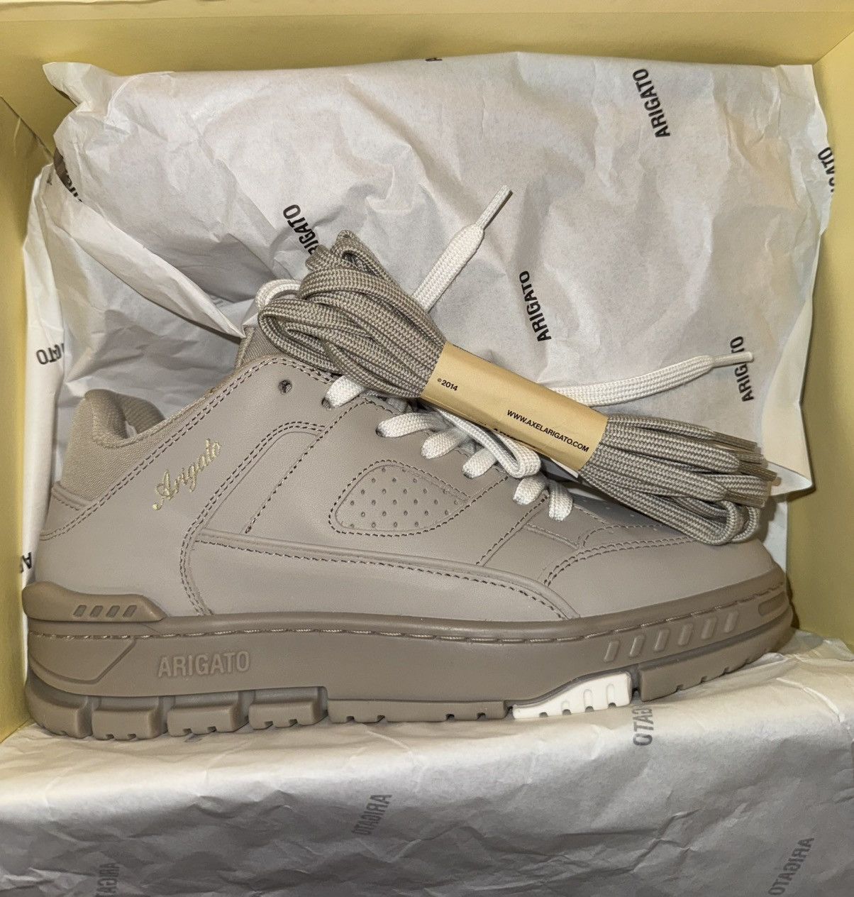 Axel Arigato Axel Arigato Area Lo Sneakers Beige Size US 6.5 / IT 36.5 - 1 Thumbnail