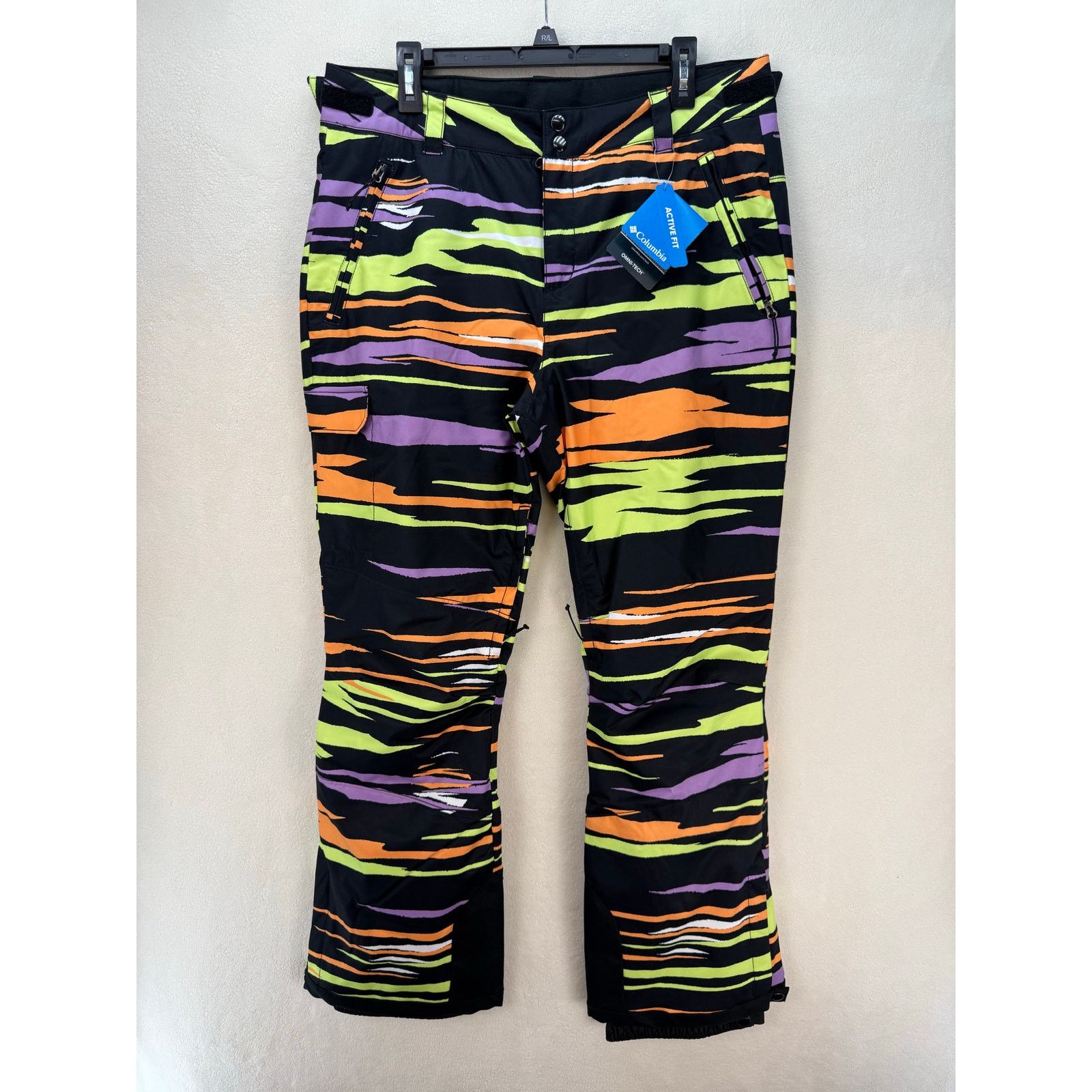 Columbia COLUMBIA WOMEN'S MEDIUM OMNI-TECH INSULATED BREATHABLE SNOW Size 33" - 1 Thumbnail