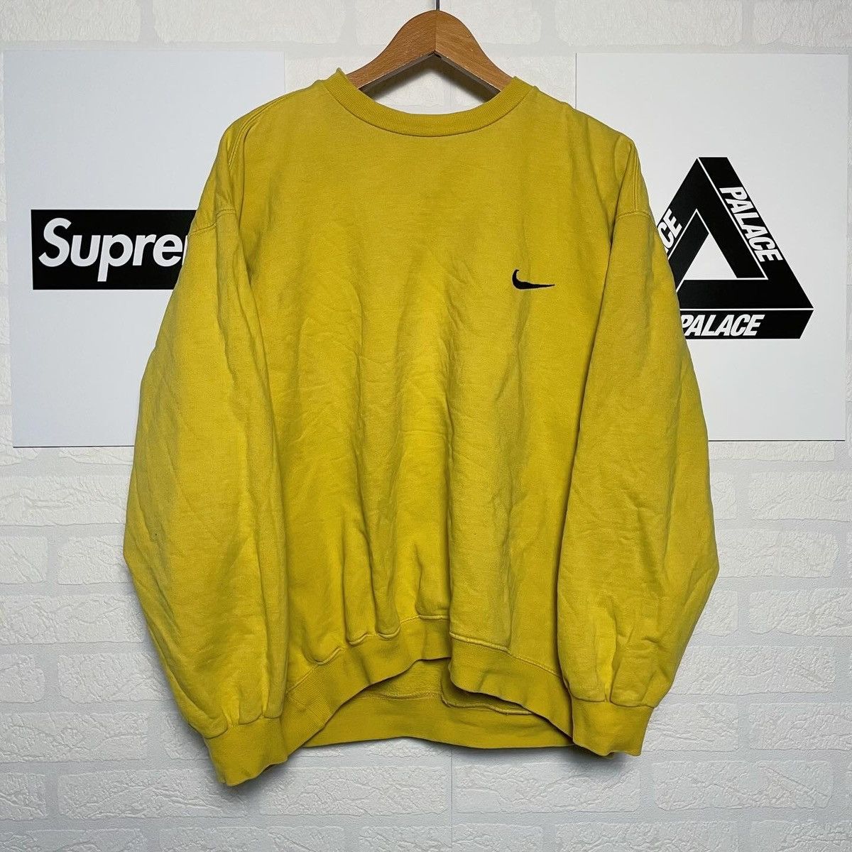 Nike × Vintage Vintage 90s Nike Small Swoosh Baggy Sweatshirt Yellow Size US L / EU 52-54 / 3 - 1 Thumbnail