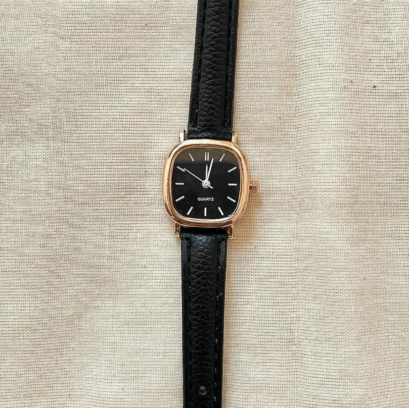 Jewelry 2000s vintage style cute square black leather luxury watch Size ONE SIZE - 2 Thumbnail