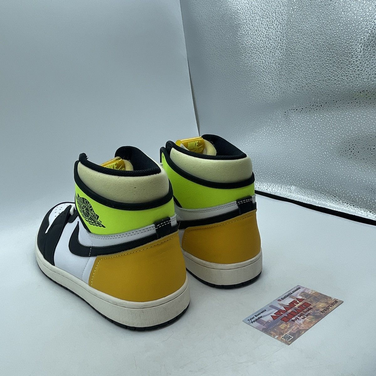 Jordan Brand Air Jordan 1 high volt gold Size US 11 / EU 44 - 4 Thumbnail