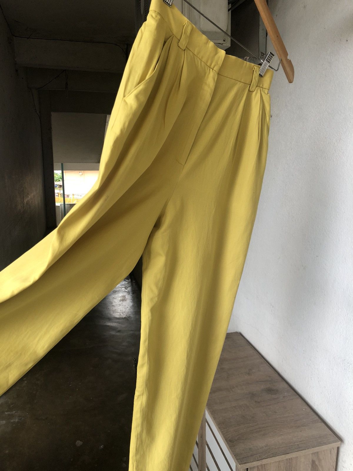 Balenciaga Vintage 90s Balenciaga Paris Yellow Trouser Pants Size 26" / US 2 / IT 38 - 12 Thumbnail