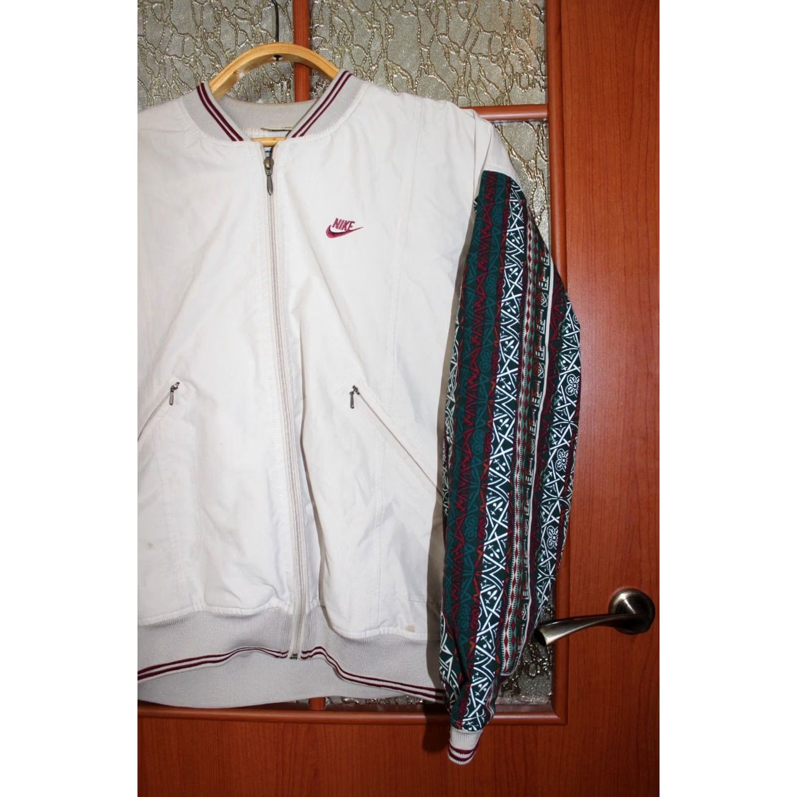 Nike VINTAGE Nike Bomber Jacket - Aztec Sleeves - creme - M - Unisex Adults - Track Jacket - Zip - Long Sleeve - All Seasons - Regular Fit Size US M / EU 48-50 / 2 - 2 Thumbnail