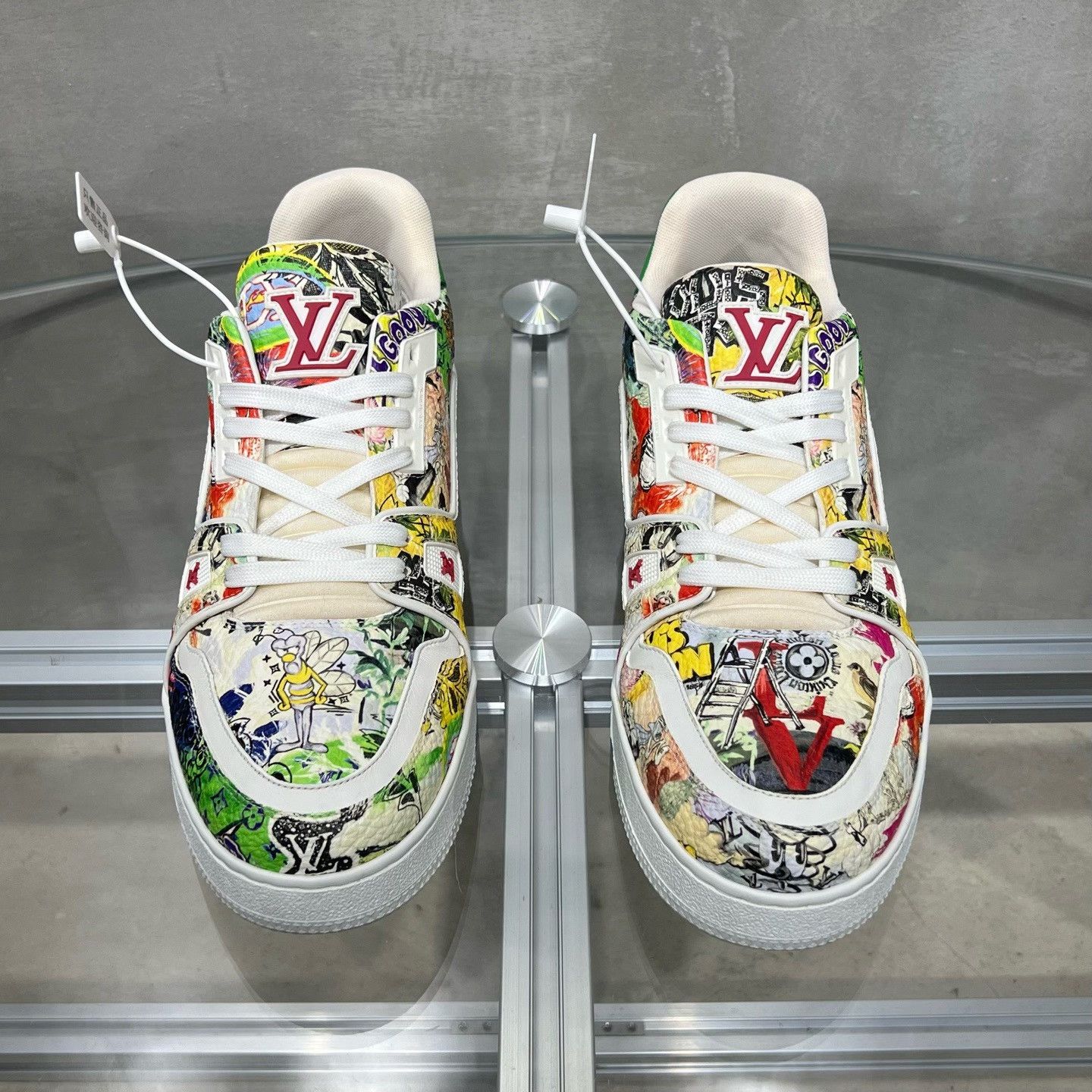 Louis Vuitton Louis Vuitton Training Lowtop Sneakers 10 Men Size US 10 / EU 43 - 1 Thumbnail