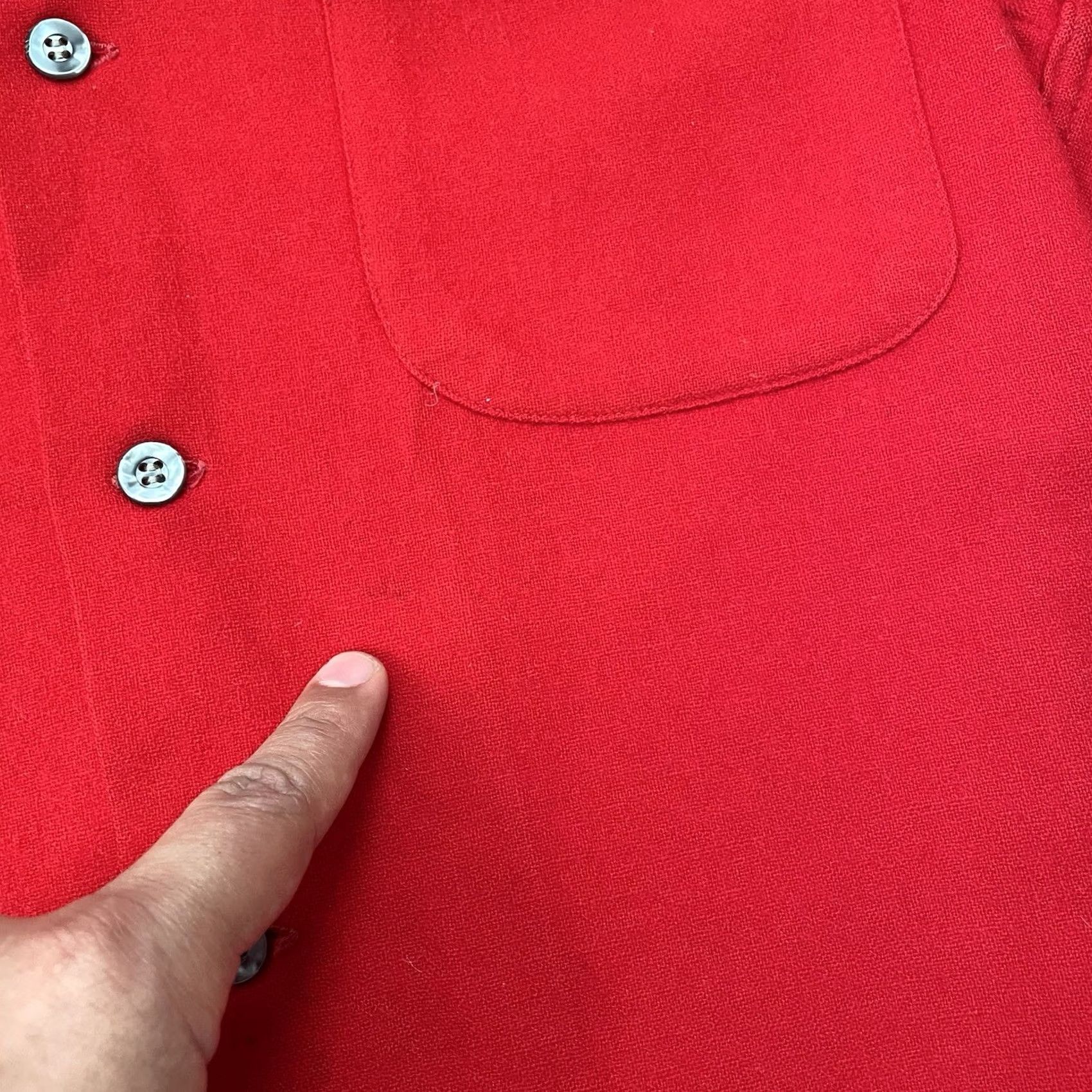 Pendleton VINTAGE Pendleton Shirt Mens Medium Red 100% Wool Solid Button-Up USA 70s Size US M / EU 48-50 / 2 - 5 Thumbnail