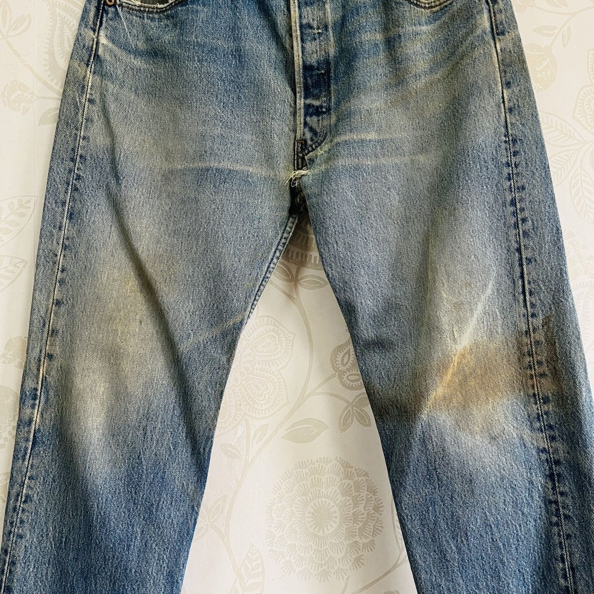Levi's Vintage Distressed Levis 501XX 1997 Made In USA Jeans Size US 35 - 7 Thumbnail