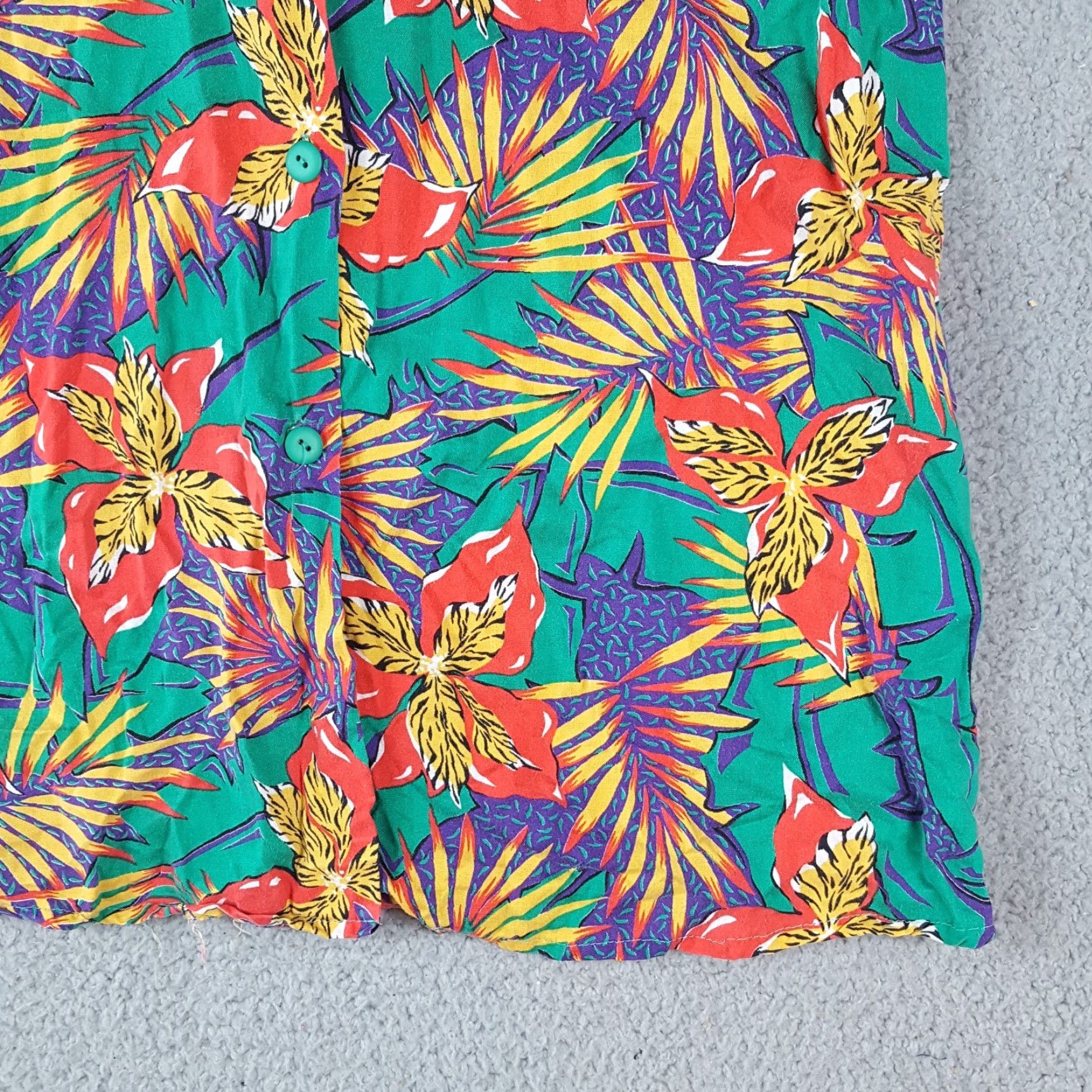 Vintage Vintage Women's Hawaiian Rayon Floral Button-Up Shirt Size 10 Tropical Beach Summer 90s Y2K Size L / US 10 / IT 46 - 4 Thumbnail