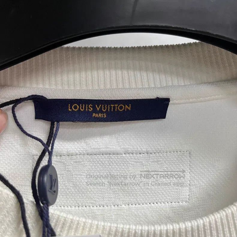 Louis Vuitton Louis Vuitton White doll pendant round neck short sleeve Size US M / EU 48-50 / 2 - 2 Thumbnail
