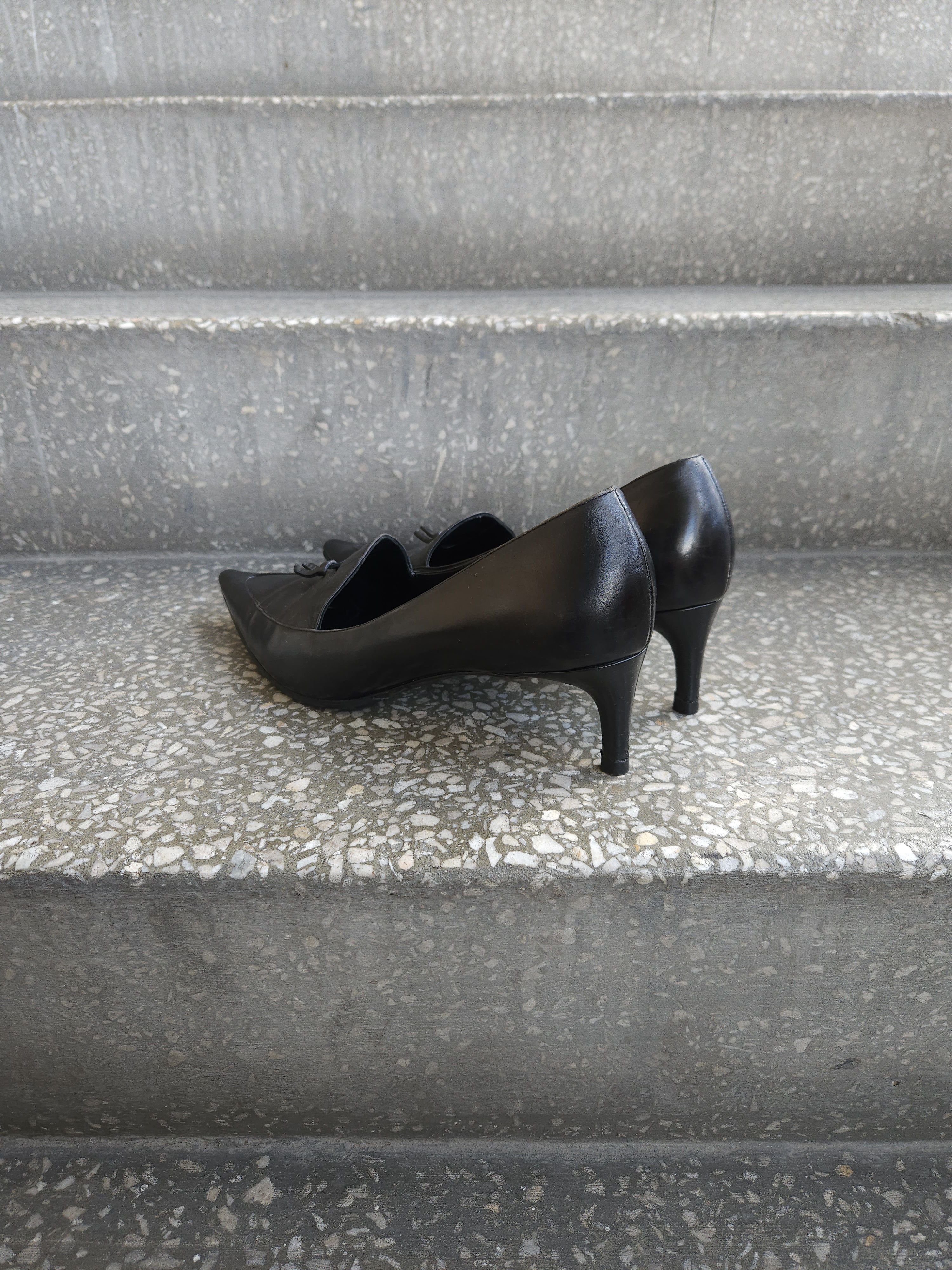 Gucci Archive y2k Gucci pointed toe bow ribbon kitten heels Size US 8 / IT 38 - 8 Thumbnail