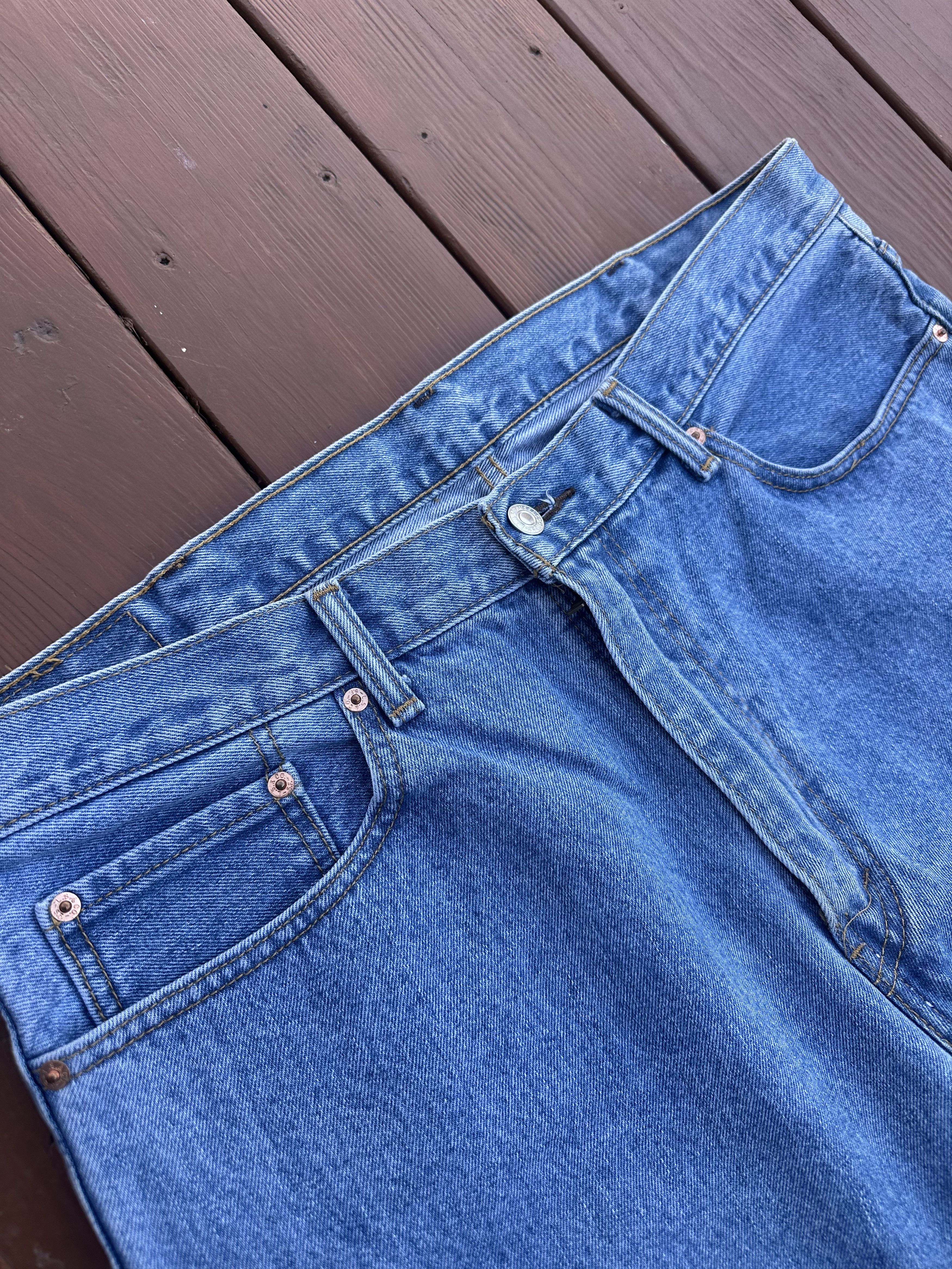 Levi's × Vintage Men’s Vintage Blue Jeans Levi’s 550 Size:38/32 Size US 38 / EU 54 - 8 Thumbnail