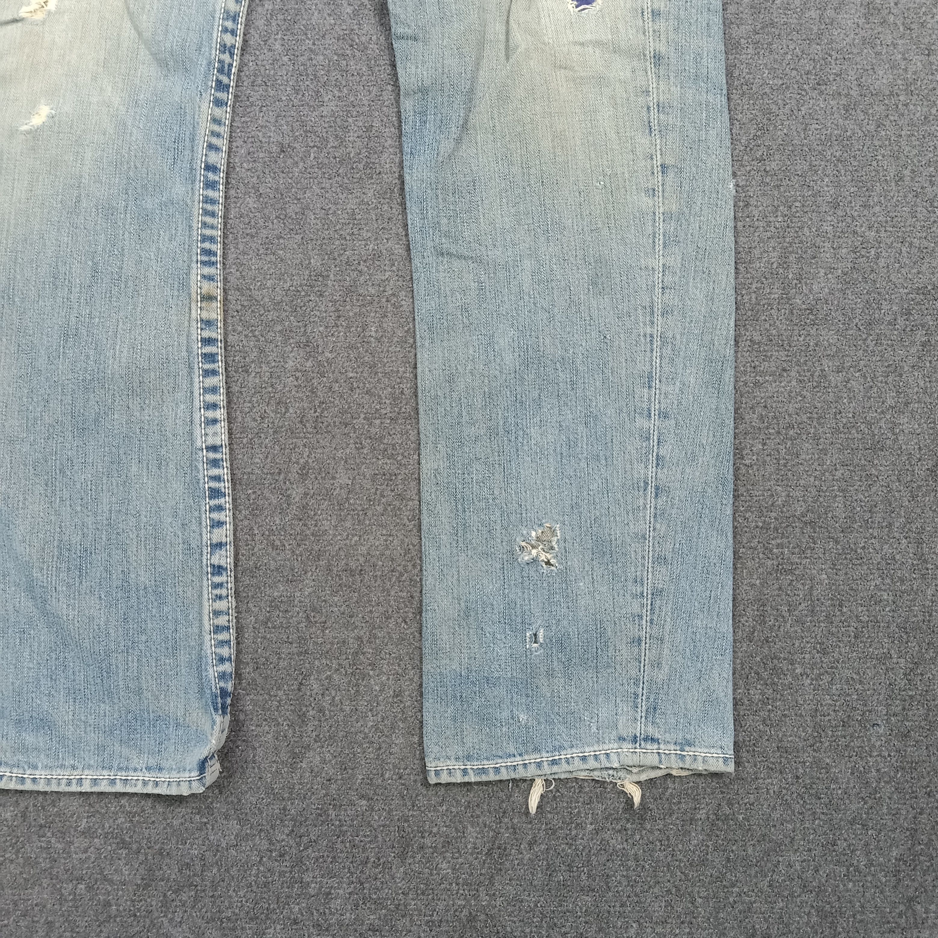 True Religion True Religion Marco Big T Distressed Jeans C272N13 Size US 33 - 6 Thumbnail
