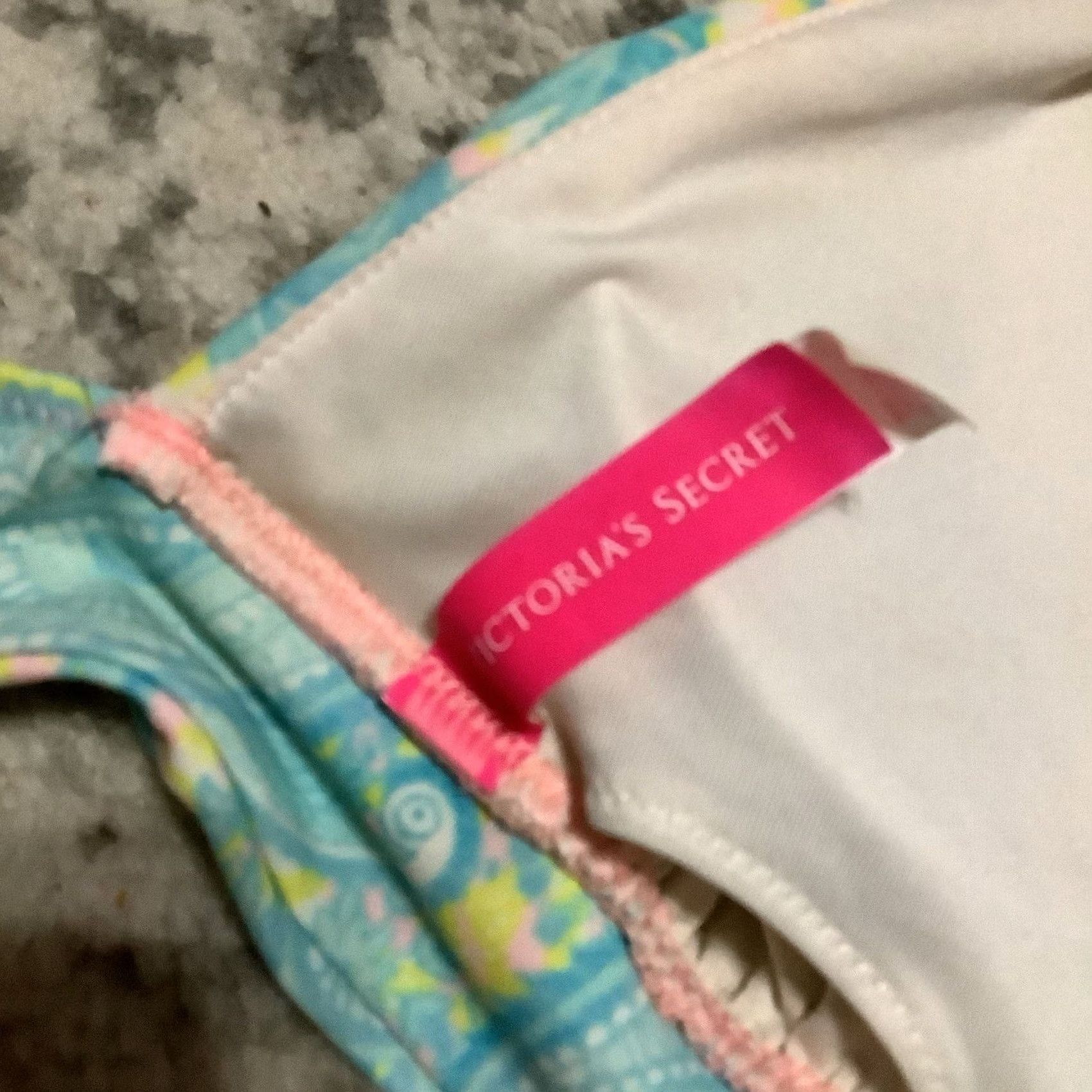 Victoria's Secret Victoria's Secret Womens Medium Paisley Bikini Bathing Suit Top Halter Size M / US 6-8 / IT 42-44 - 4 Thumbnail