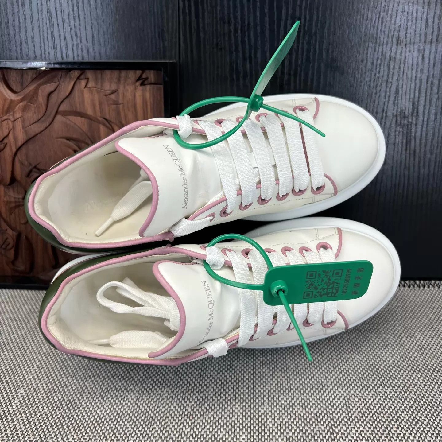 Alexander McQueen McQueen White Green 38 shoes Size US 7.5 / IT 37.5 - 4 Thumbnail