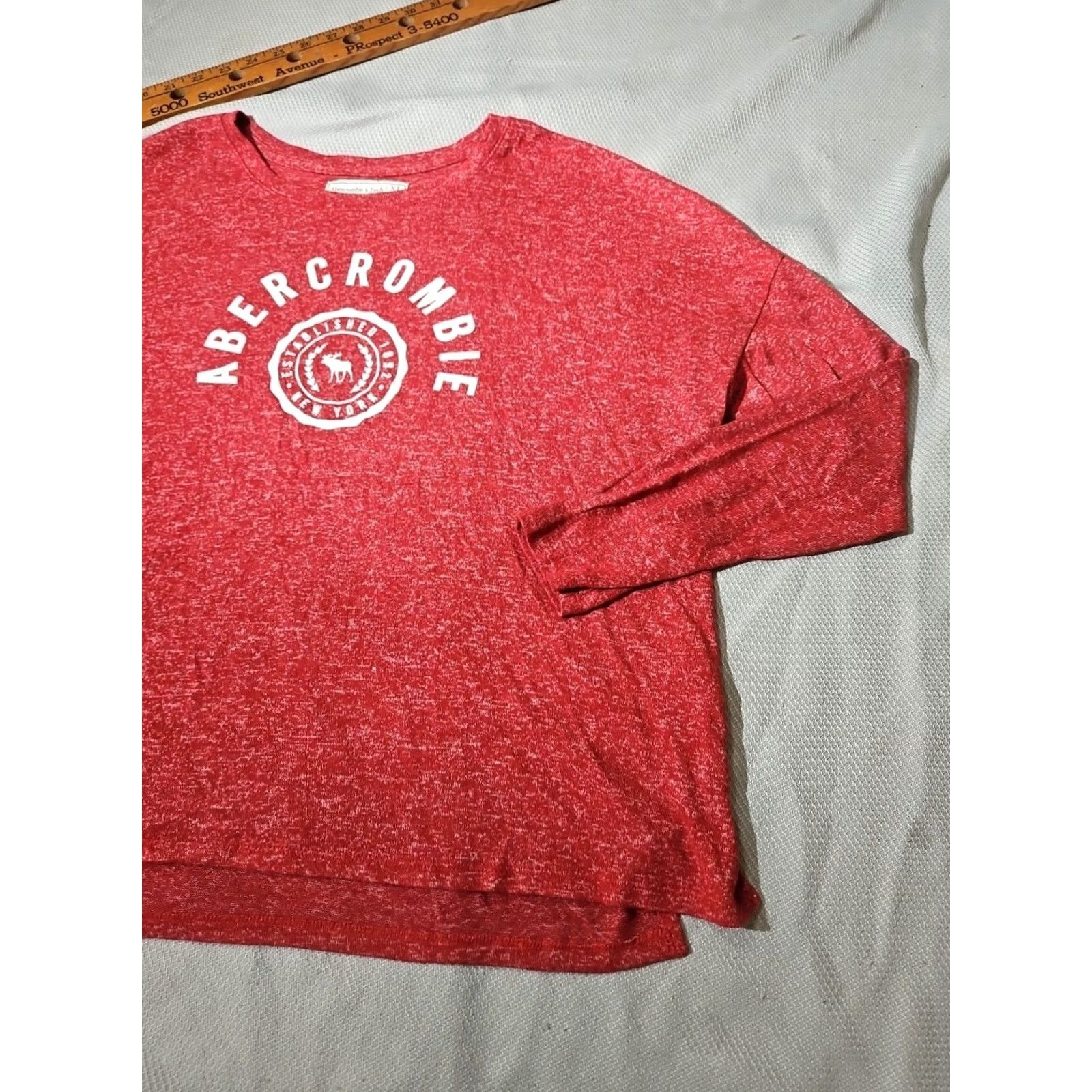 Abercrombie & Fitch Abercrombie & Fitch Shirt Womens XL Red Spellout Moose Logo Lightweight Stretch Size XL / US 12-14 / IT 48-50 - 5 Thumbnail