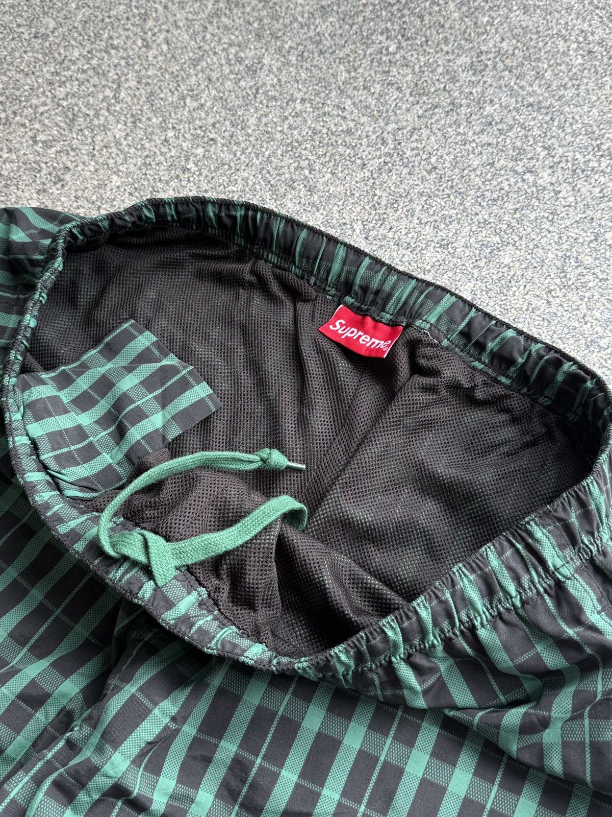 Supreme Supreme Plaid Nylon Trackpants FW18 Size US 34 / EU 50 - 4 Thumbnail