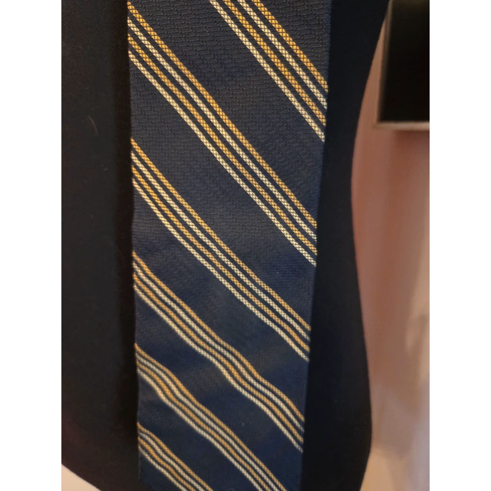 Jos. A. Bank Jos A Bank Corporate Collection Navy Blue Gold Striped Mens Neck Tie Silk Tie Size ONE SIZE - 2 Thumbnail