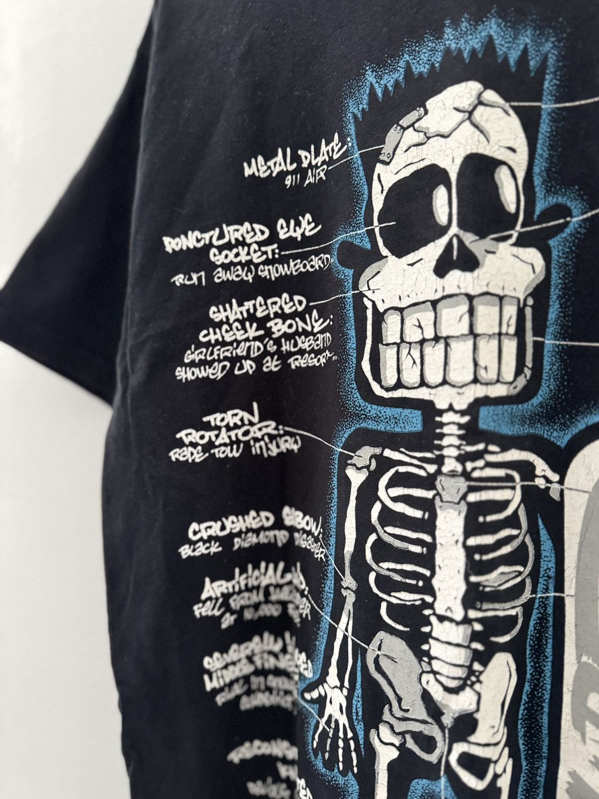 Vintage Vintage Skeleton Tee Guy Surf Skateboard Humor Y2K T shirt Size US S / EU 44-46 / 1 - 4 Thumbnail