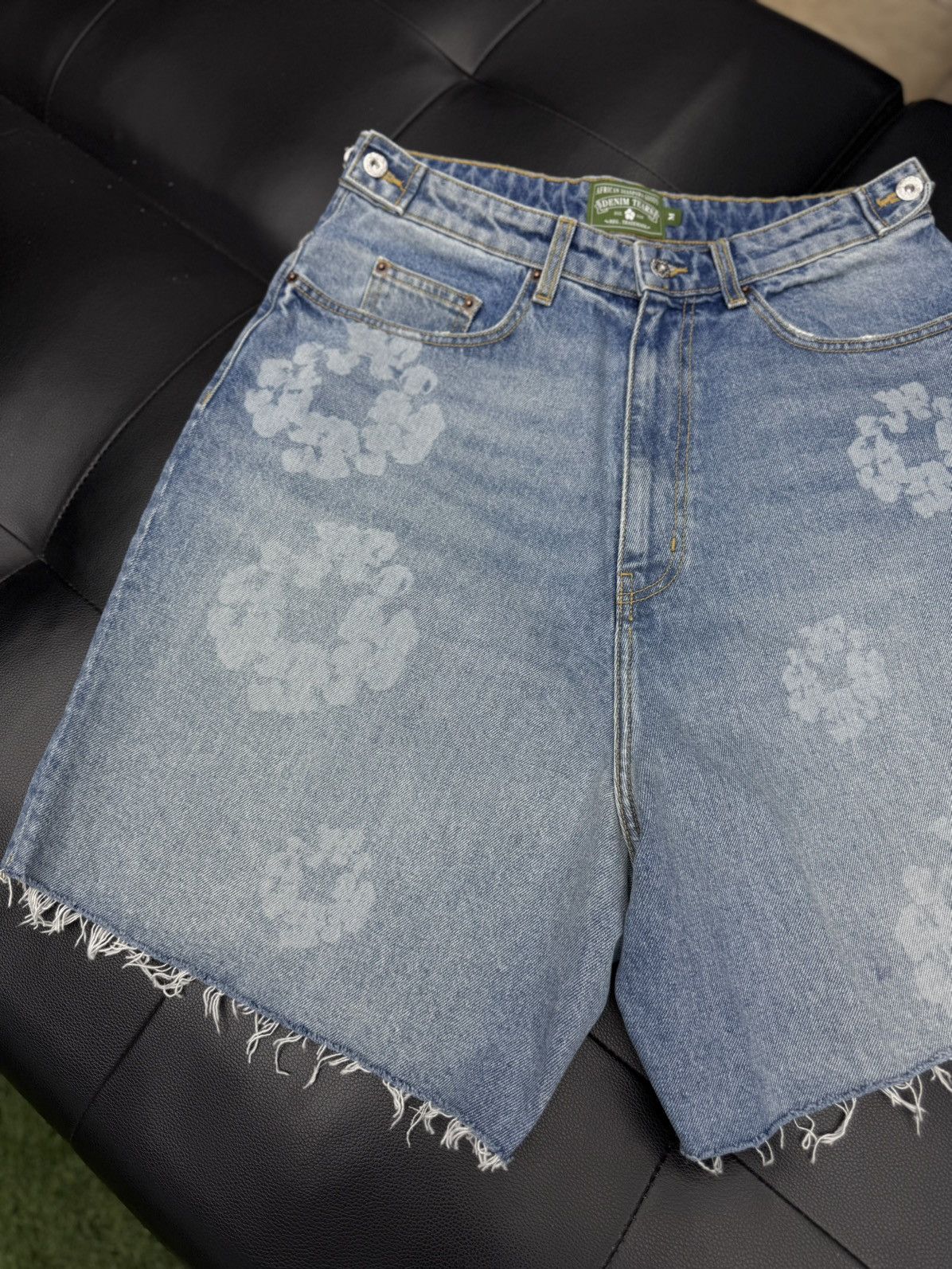 DENIM TEARS Denim Tears Cotton Wreath 2025 Shorts Size M Blue (NEW) Size US 32 / EU 48 - 2 Thumbnail