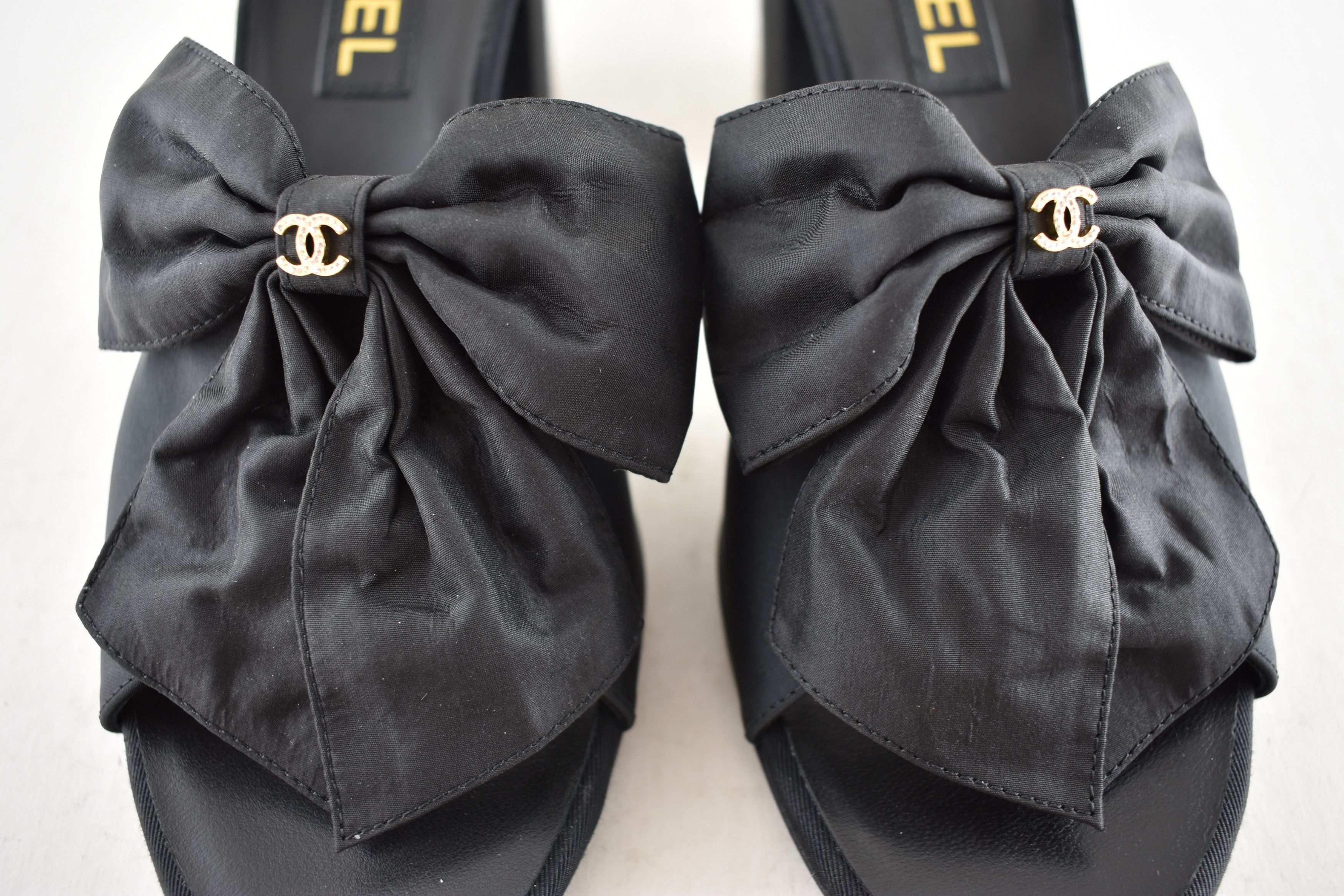 Chanel Chanel 24A Black Silk Bow CC Logo Block Heel Sandals 42 Size US 12 / IT 42 - 13 Thumbnail