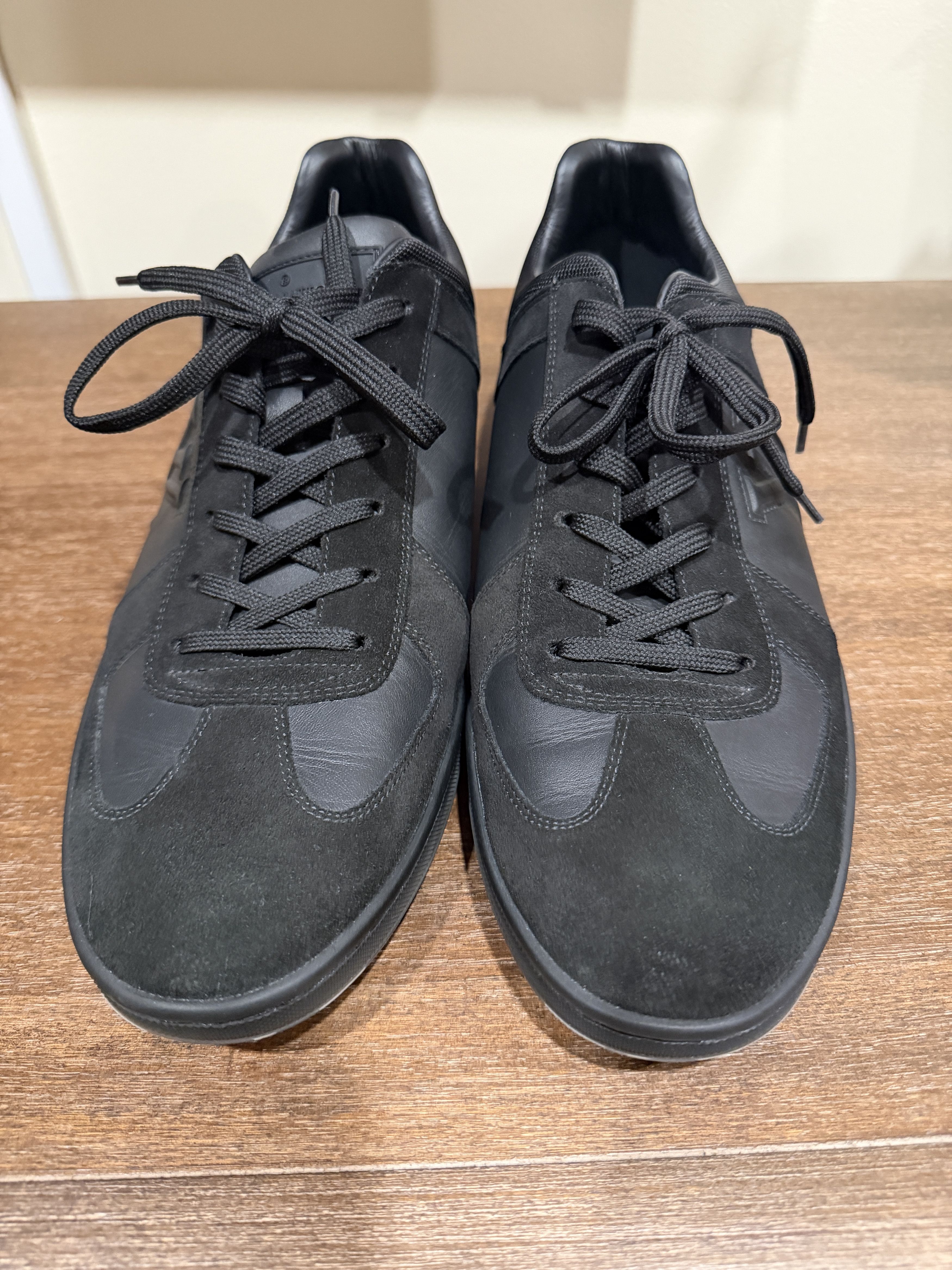 Louis Vuitton Louis Vuitton Low Top Black Sneakers Size Lv 10 Size US 10 / EU 43 - 3 Thumbnail