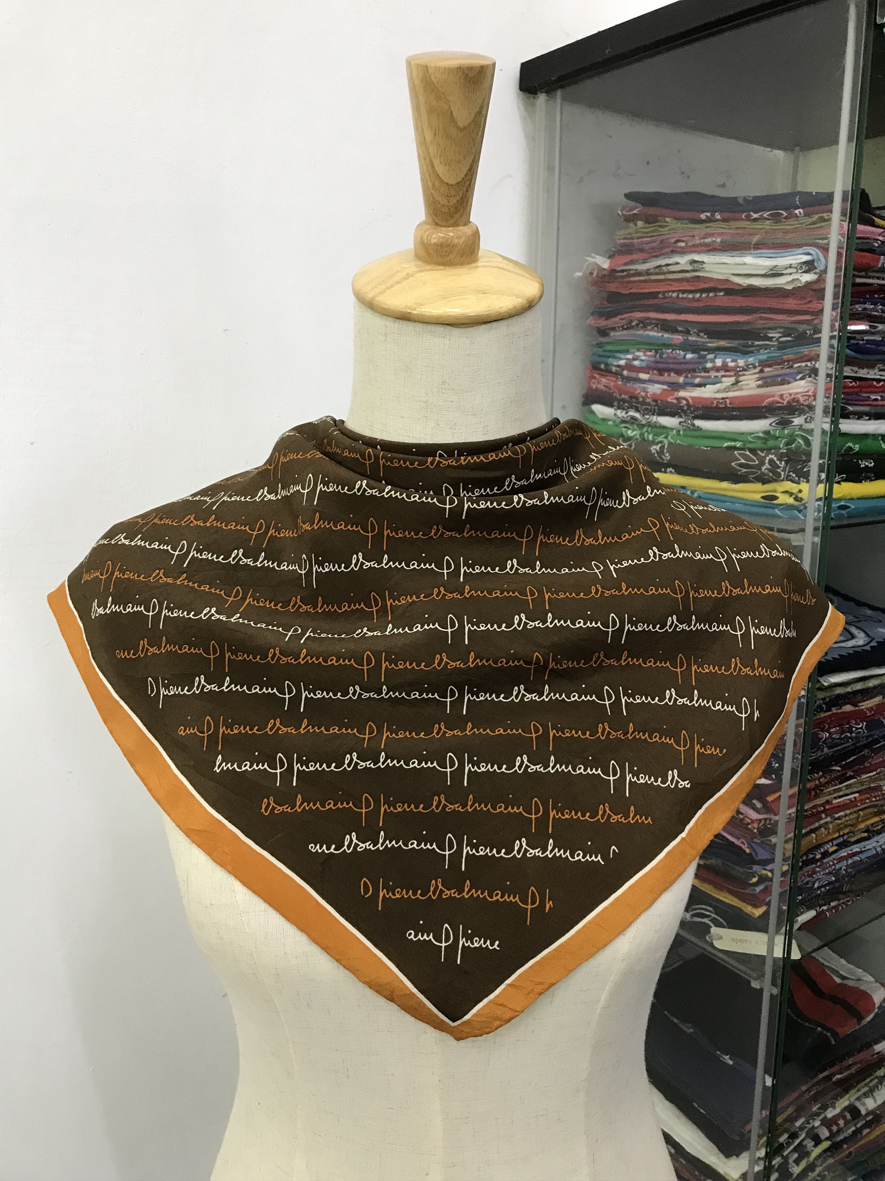Pierre Balmain × Vintage Pierre Balmain Bandana / Handkerchief / Neckerchief - S2517 Size ONE SIZE - 3 Thumbnail